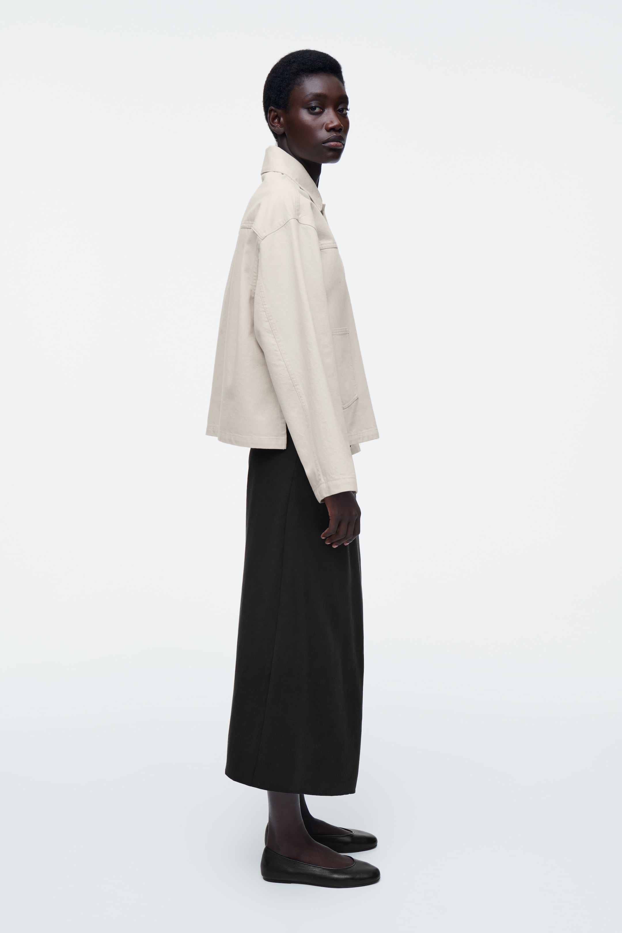 Größeres Bild ansehen: KASTENFÖRMIGE JEANSJACKE - ECRU - Ladies | H&M DE 5