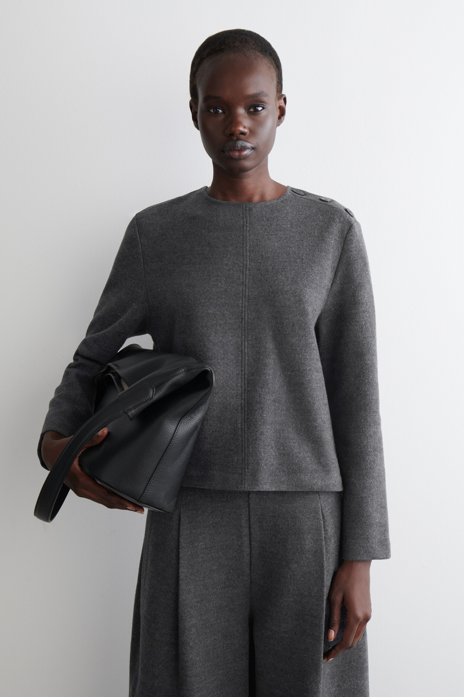 SWEATSHIRT VAN GEKOKTE WOL MET KNOOPDETAIL - DONKERGRIJS MÉLANGE