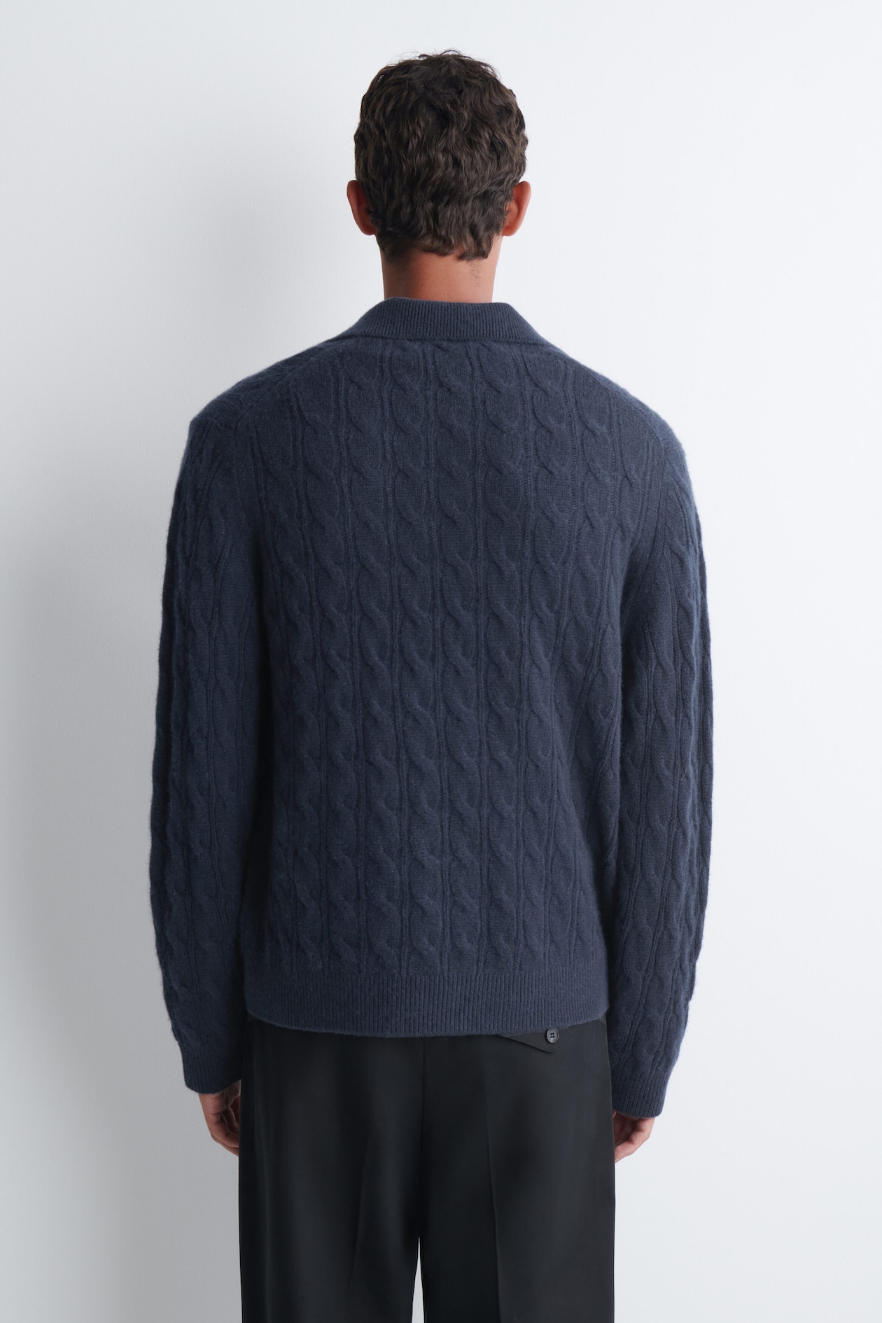 CABLE-KNIT PURE CASHMERE POLO SWEATER — NAVY