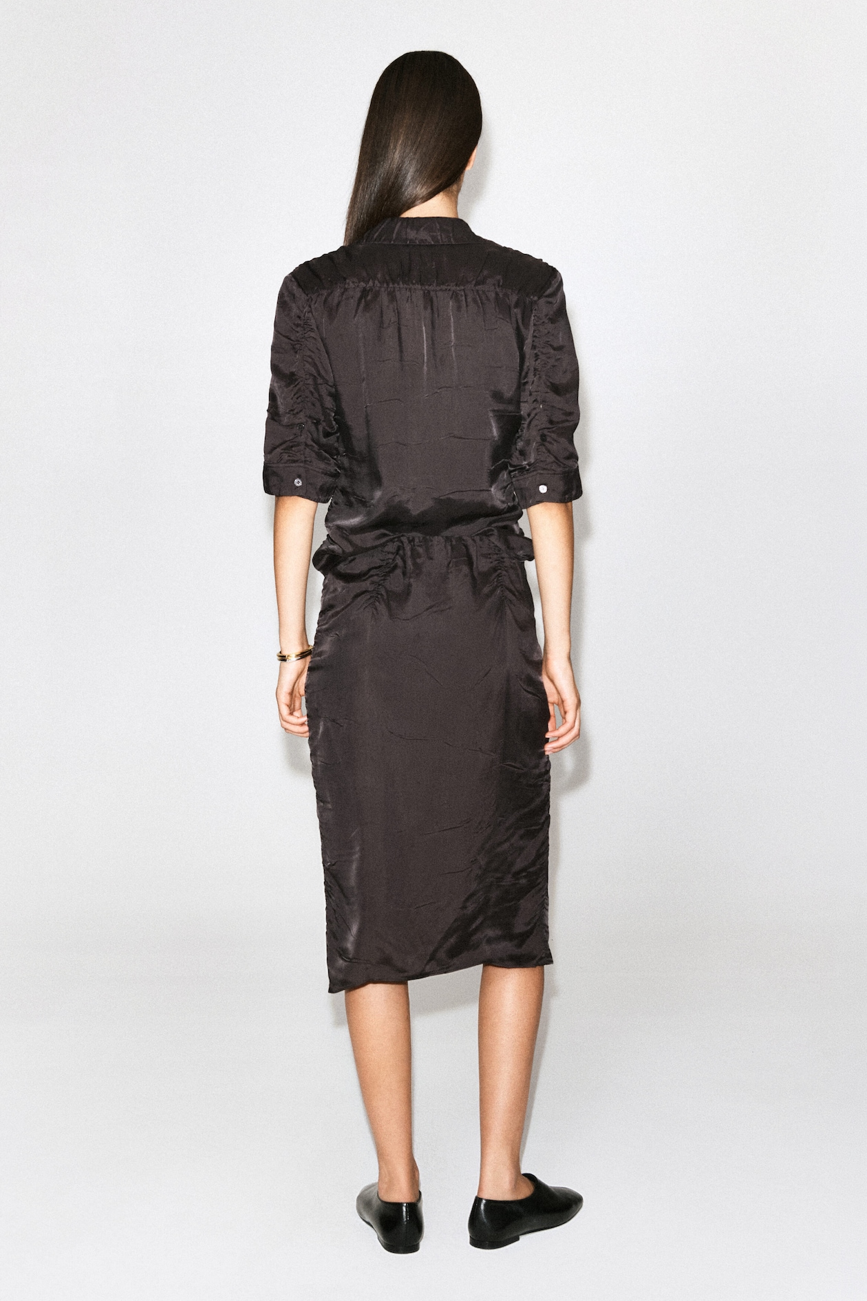 GATHERED CRINKLED MIDI SKIRT — BROWN