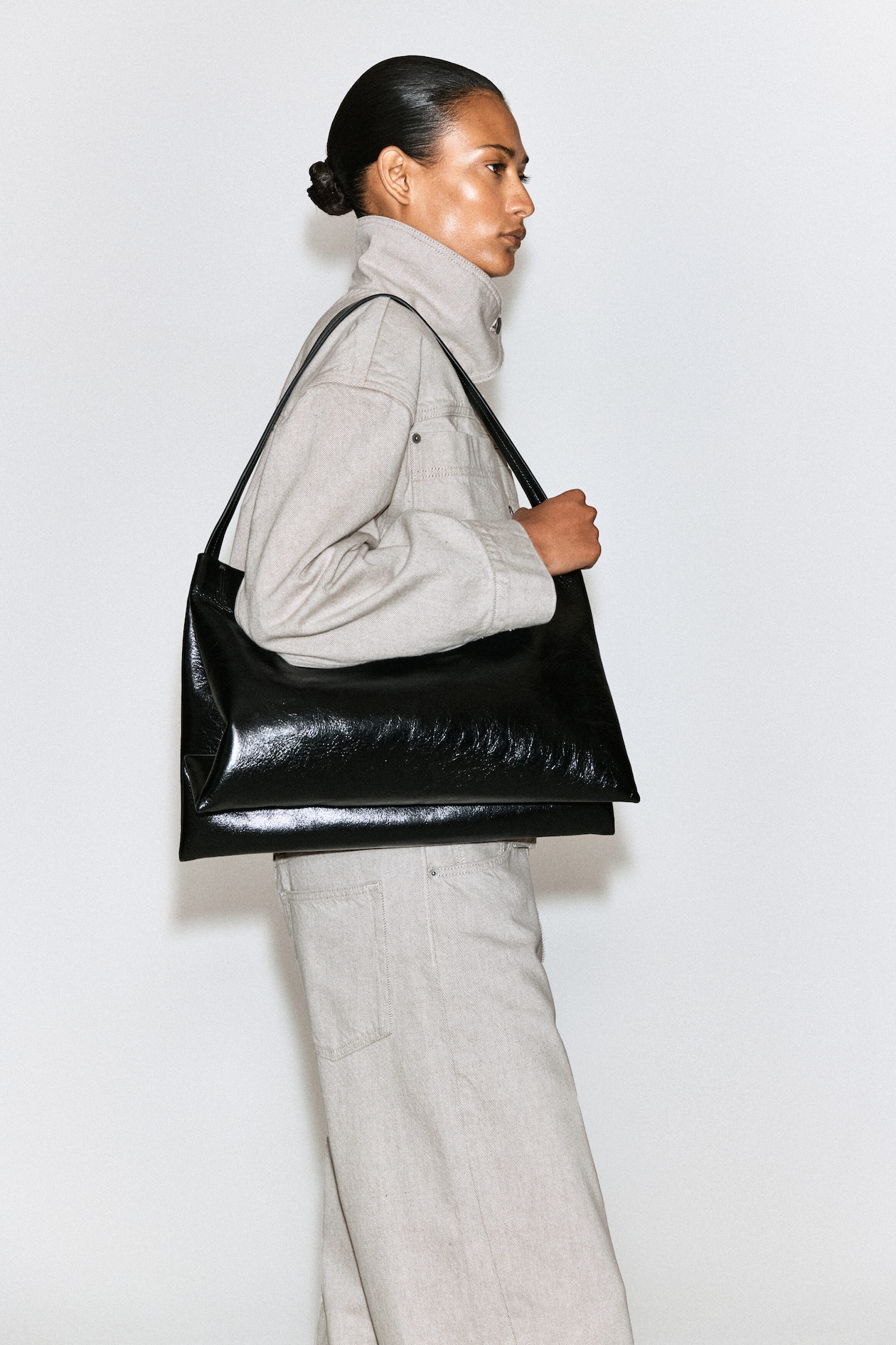 PAVILION TOTE BAG - LEATHER — BLACK