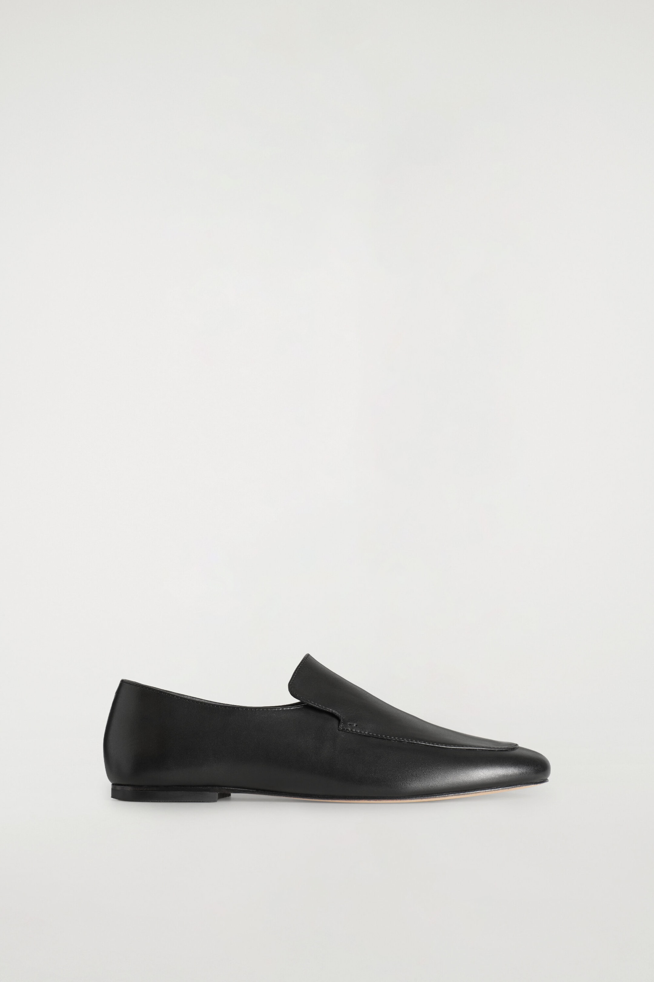 LEATHER LOAFERS