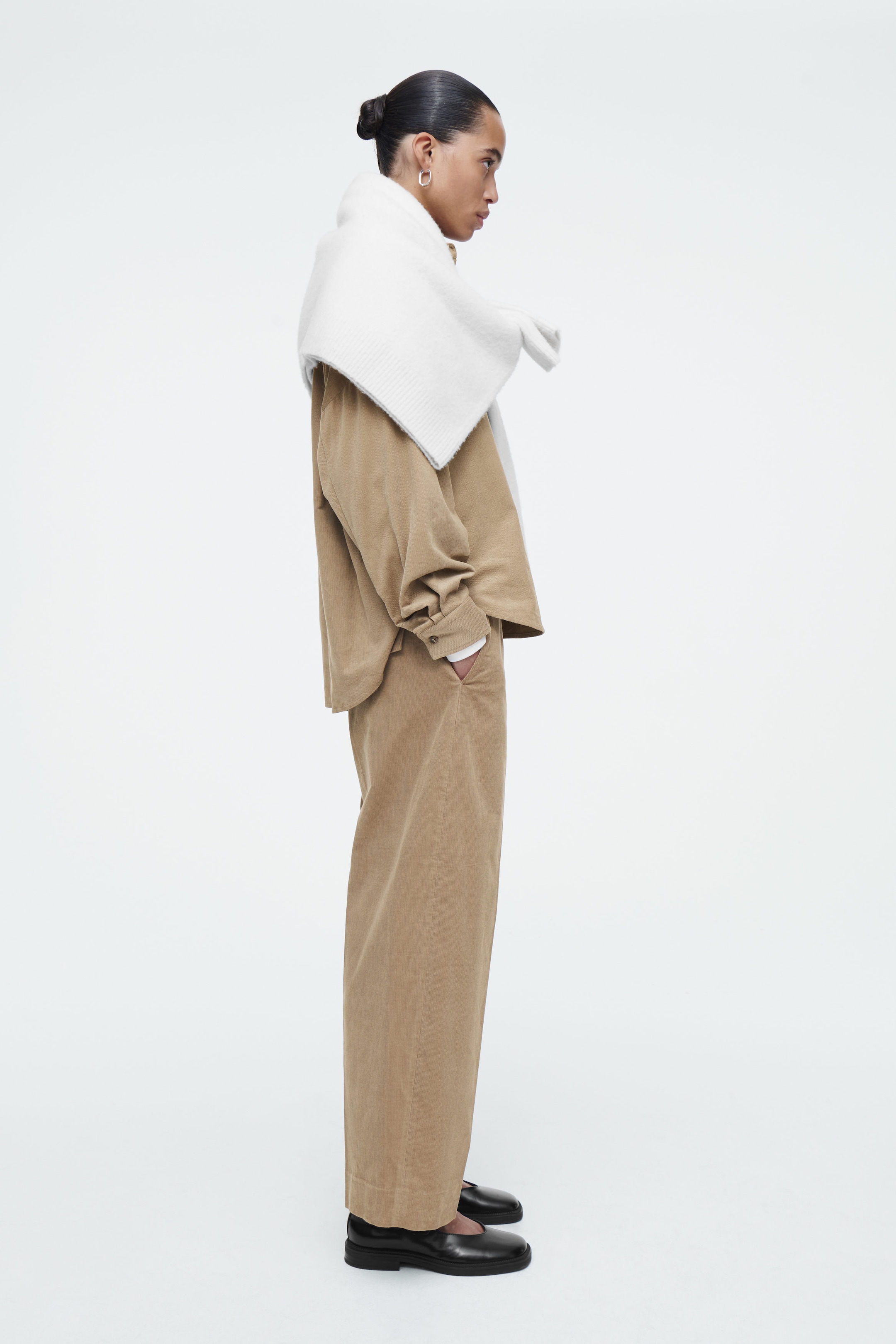 CROPPED CORDUROY TROUSERS
