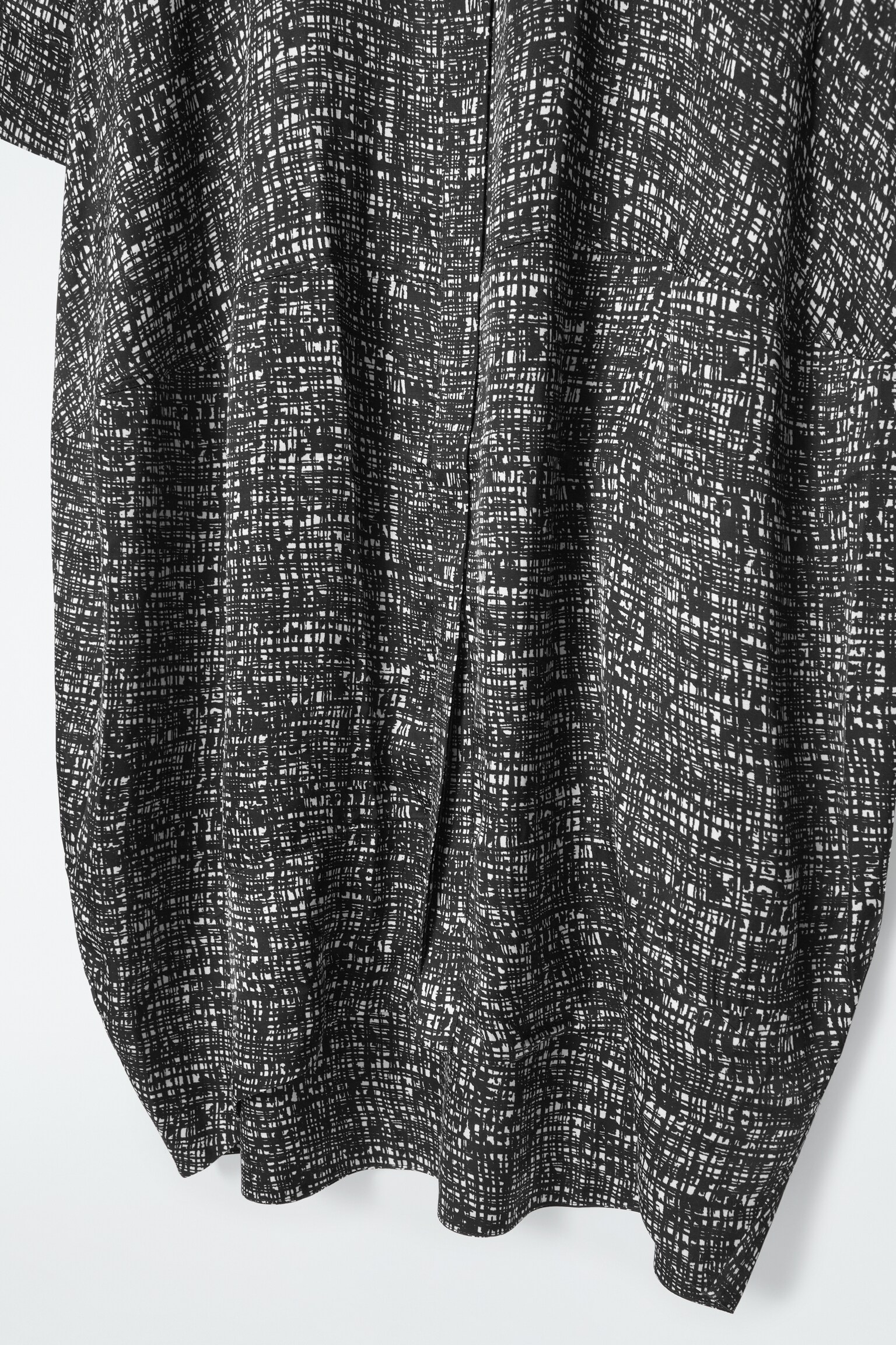 HEMDBLUSENKLEID MIT ABSTRAKTEM KAROMUSTER - SCHWARZ/KARIERT - 2