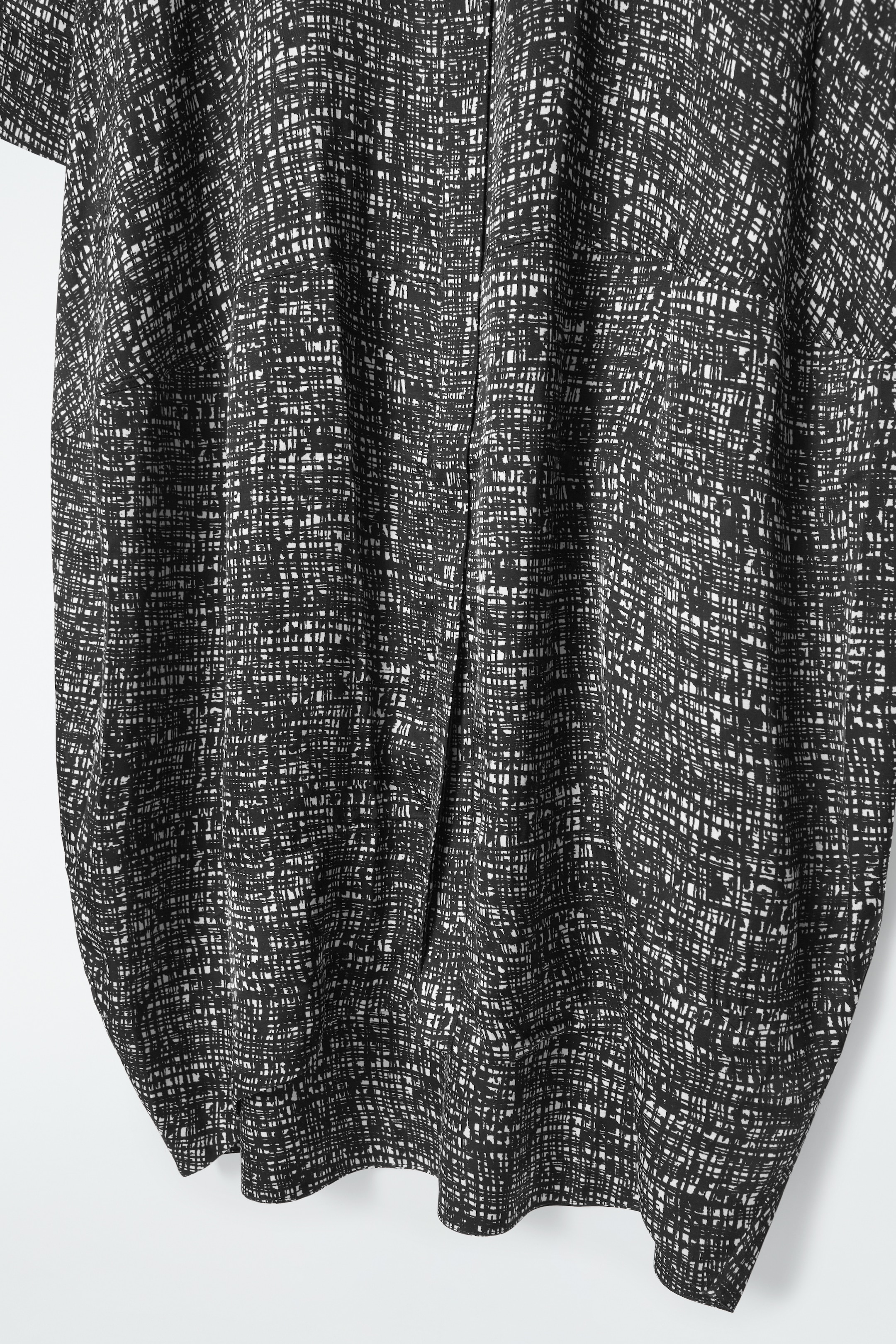 Ingrandisci l'immagine: ABSTRACT CHECKED SHIRT DRESS - BLACK / CHECKED - DONNA | H&M CH 2