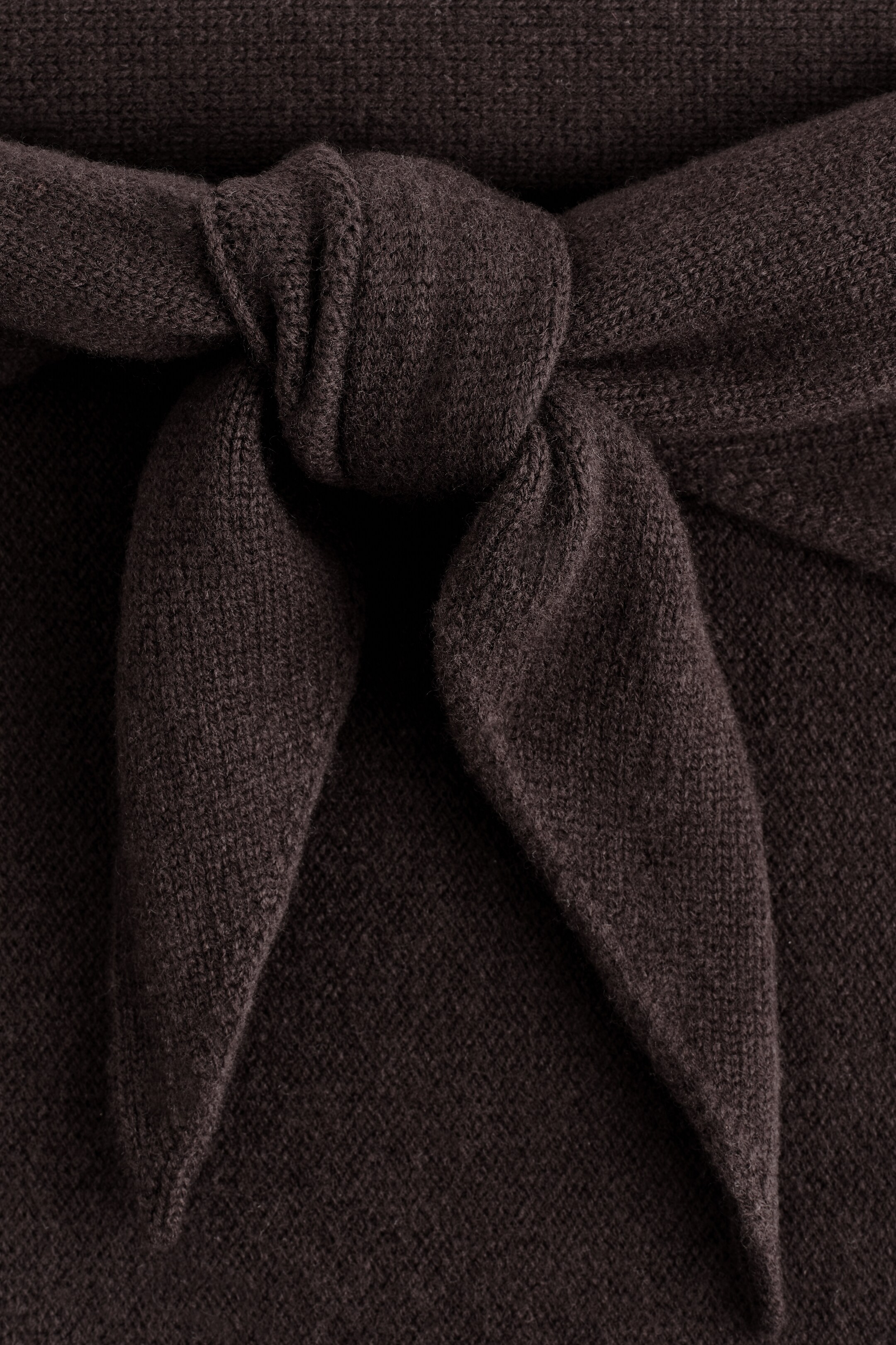 Agrandir l'image: ÉCHARPE TRIANGLE OVERSIZE EN LAINE - BRUN FONCÉ - FEMME | H&M FR 4