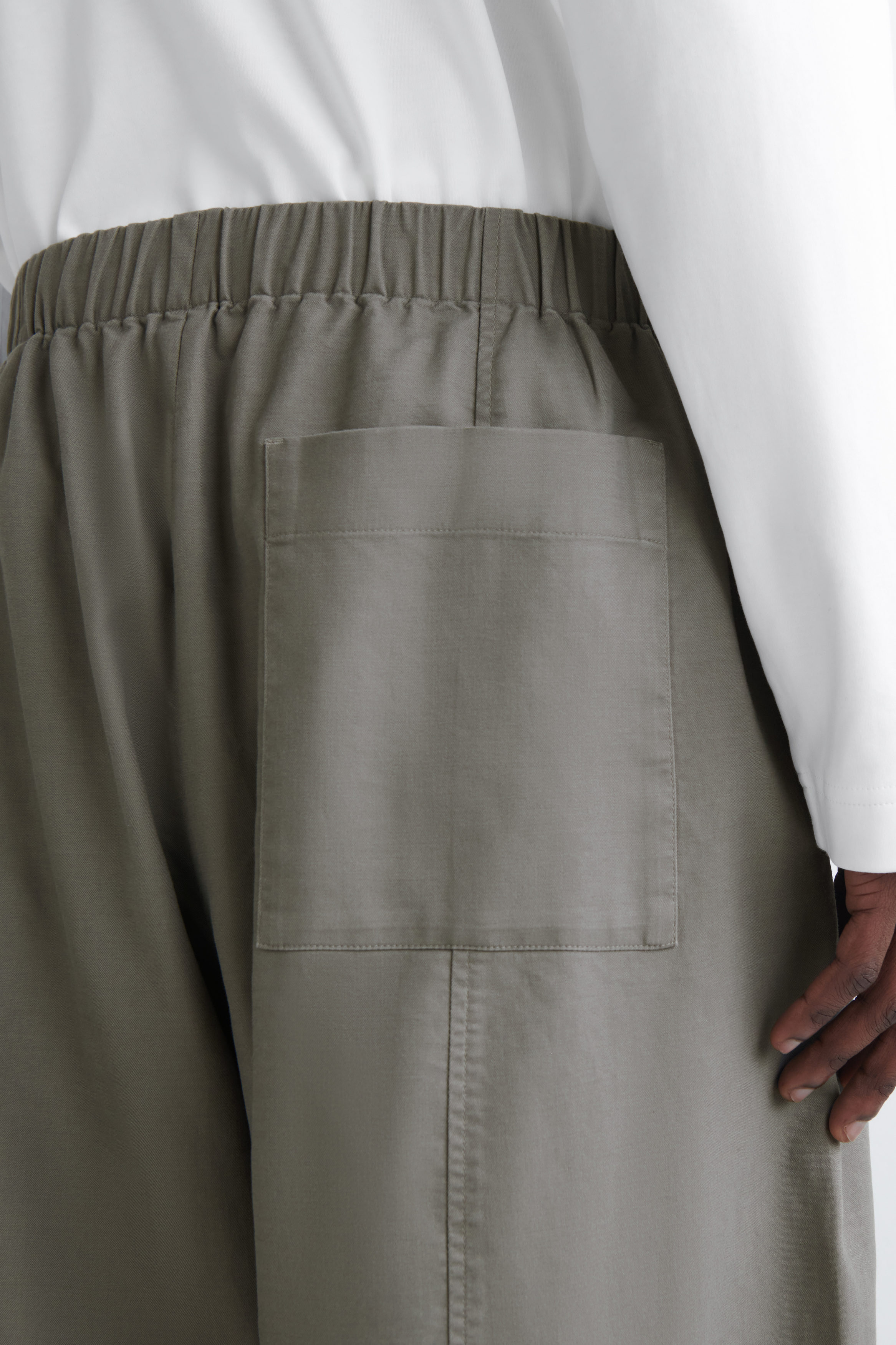 COTTON CROPPED BARREL-LEG PANTS - GRAY | COS US