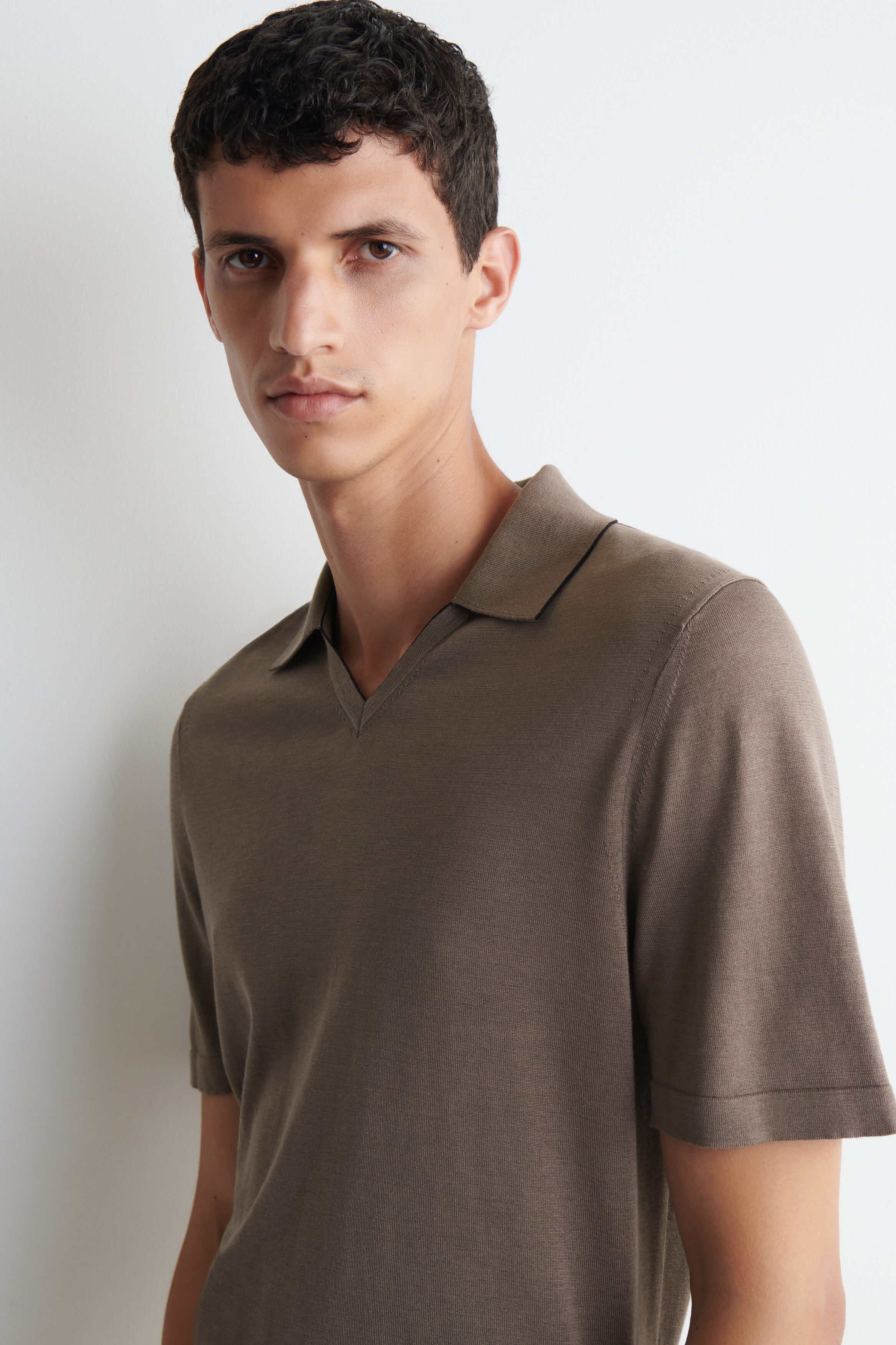CONTRAST-TIPPED SILK-COTTON POLO SHIRT - BROWN | COS CA