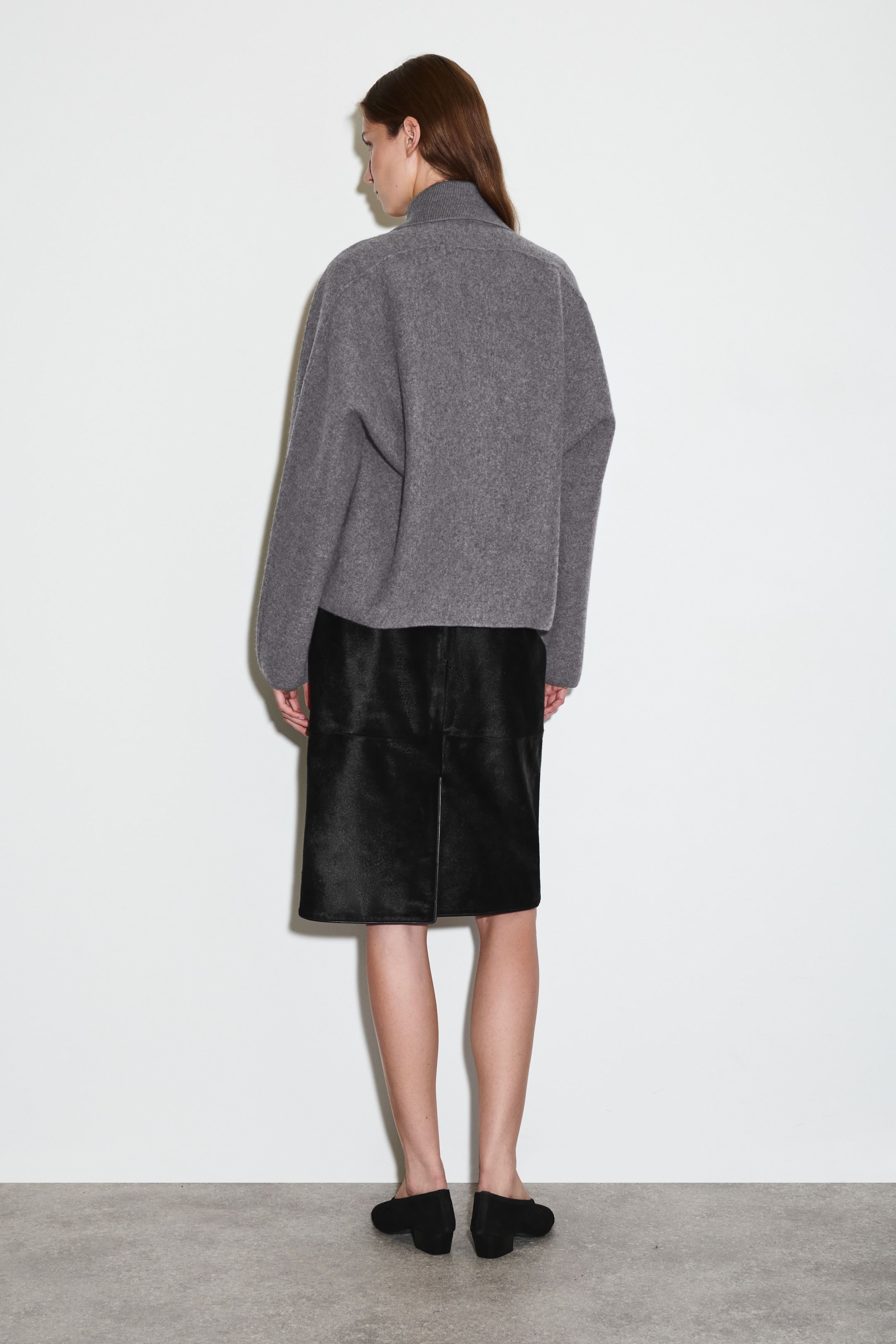 Zobraziť väčší obrázok: SCULPTED MERINO WOOL SHORT JACKET - Sivý mélanž - ŽENY | H&M SK 4