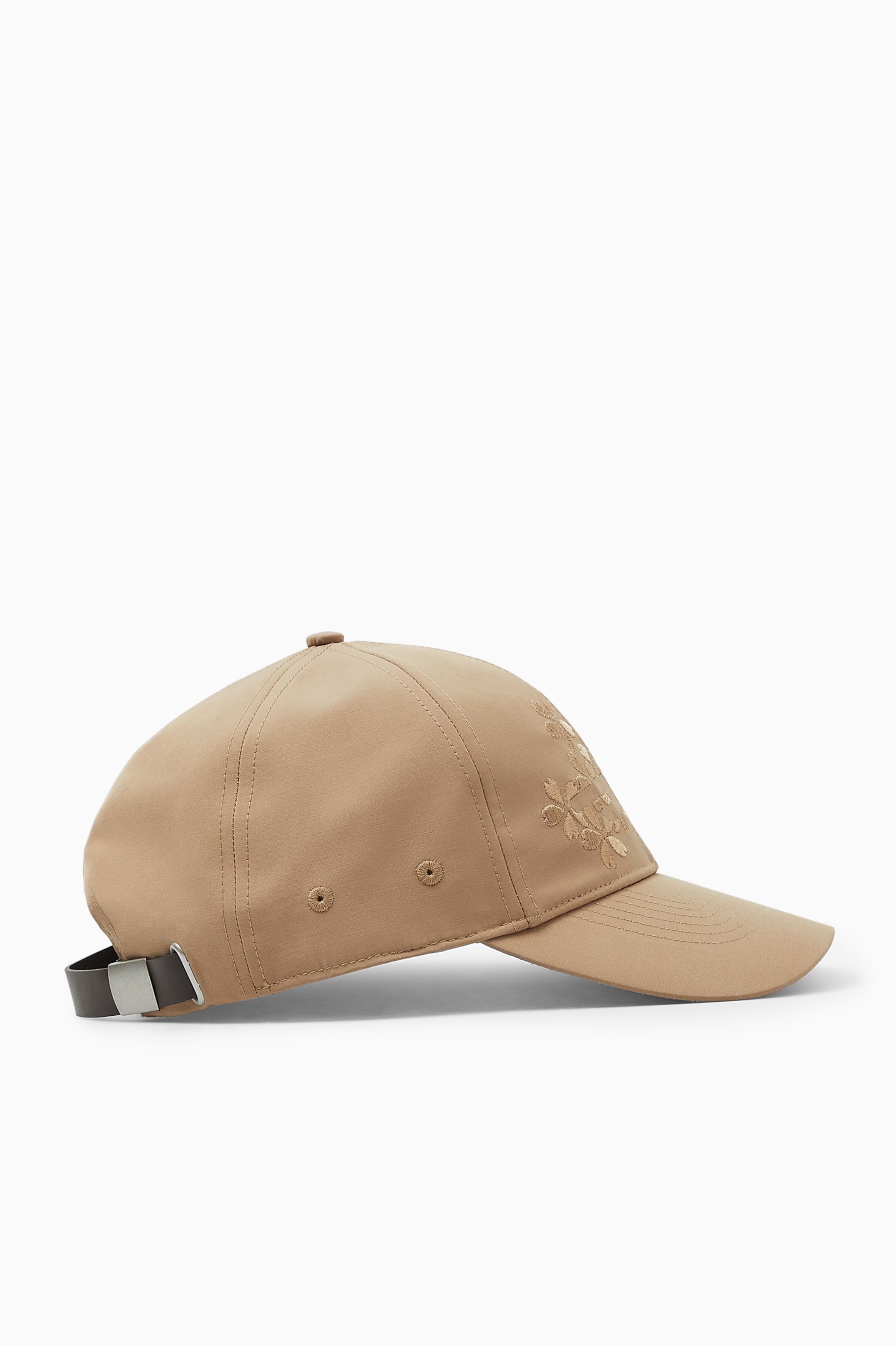 Näytä suurempi kuva: FLORAL EMBROIDERED BASEBALL CAP - CAMEL - MIEHET | H&M FI 1