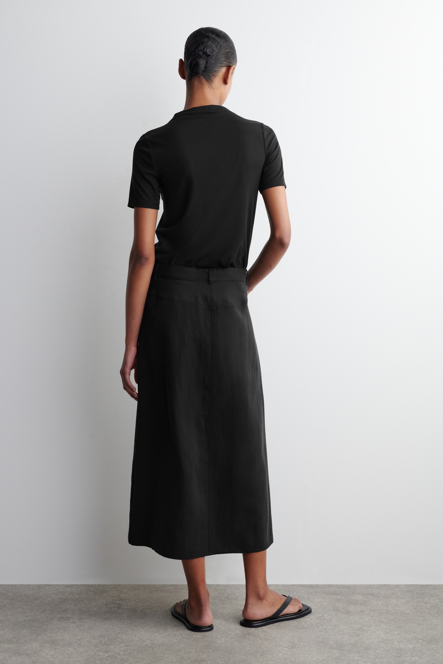 FALDA MIDI FLUIDA ASIMÉTRICA - NEGRO - 5