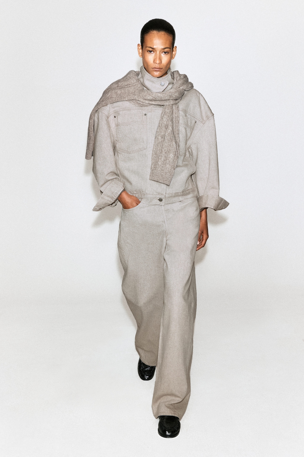 MOCK-NECK DENIM JACKET — BEIGE