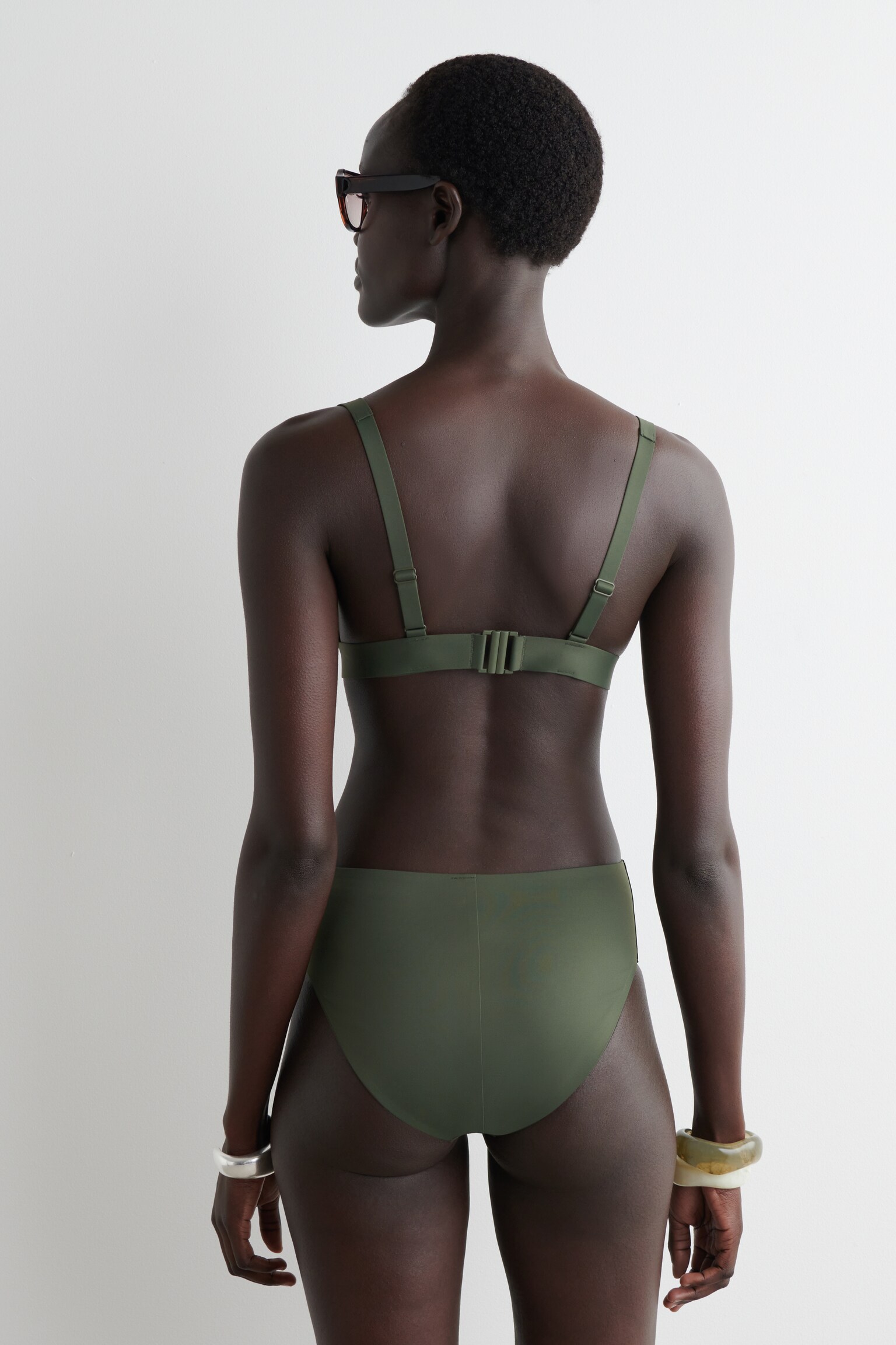 BRAGUITAS DE BIKINI DE TALLE ALTO, EFECTO NEOPRENO - CAQUI/NEGRO/BURDEOS - 3