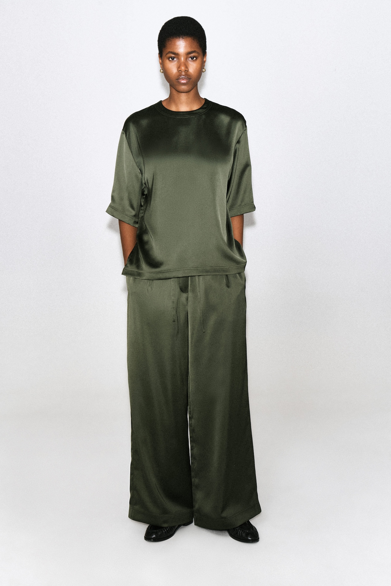SATIN T-SHIRT — KHAKI