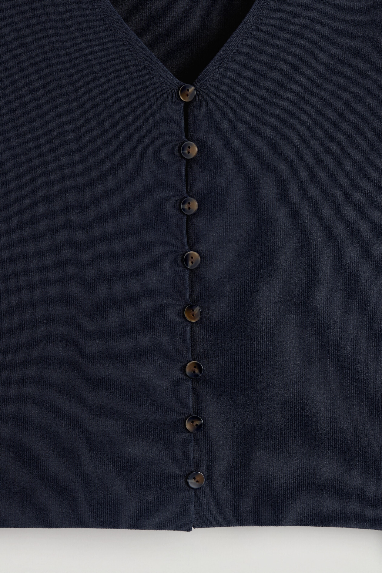MINIMAL KNITTED V-NECK CARDIGAN — NAVY