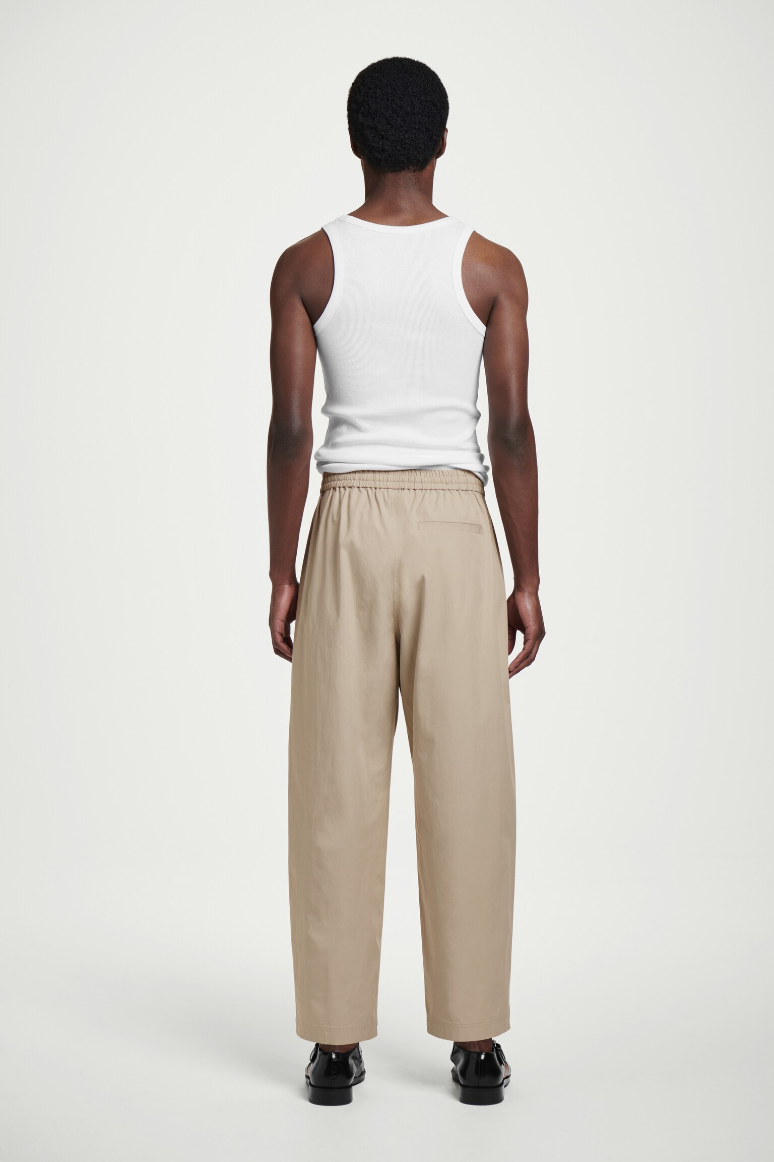 VERKÜRZTE HOSE MIT WEITEM BEIN - BRAUN - 6
