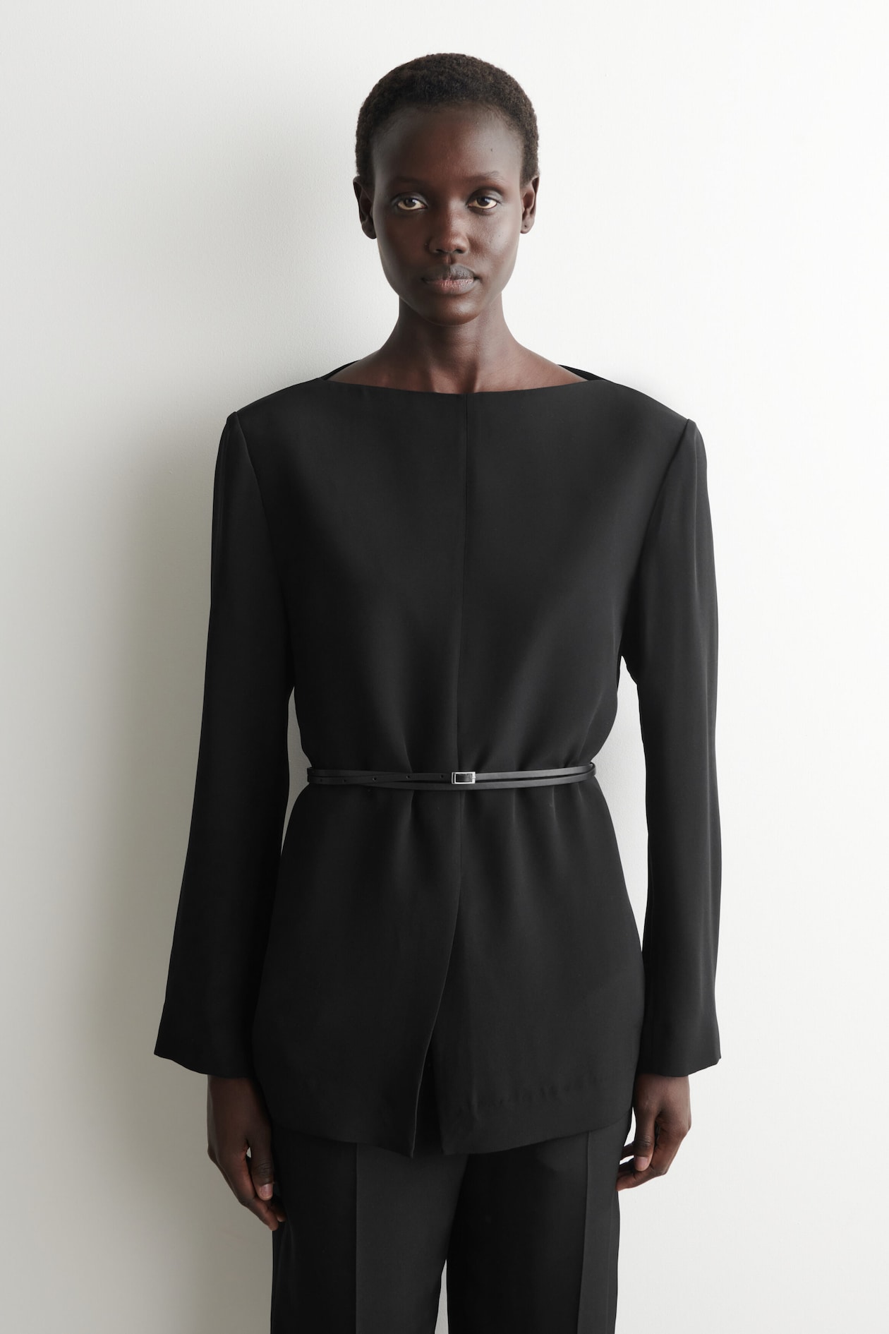TAILORED SILK TOP — CARBON