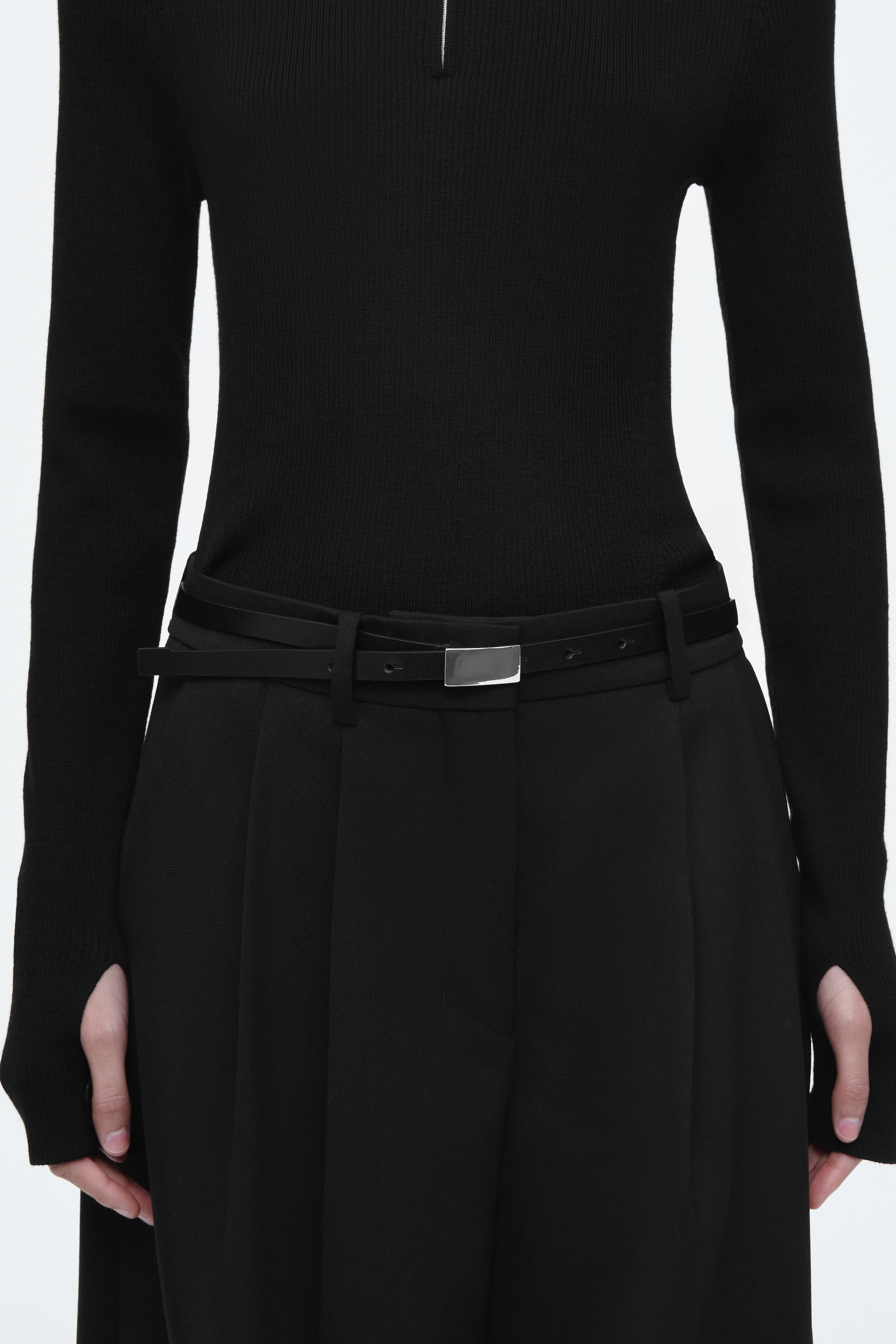 Ver imagem maior: CINTO FINO DE COURO COM DETALHE DE BARRA - PRETO - SENHORA | H&M PT 1