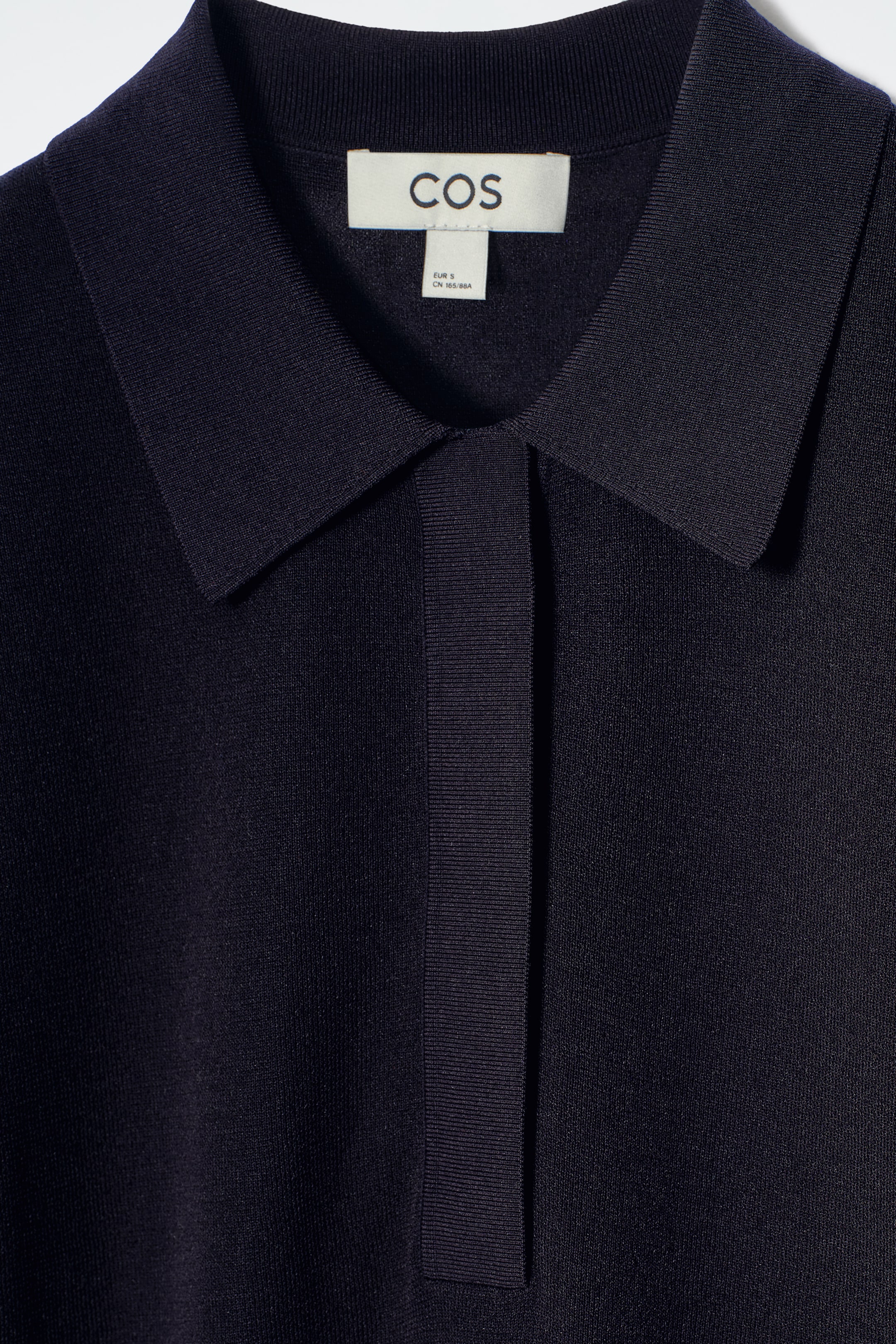Grösseres Bild ansehen: POLOSHIRT AUS STRICK - DUNKLES NAVYBLAU - DAMEN | H&M CH 8