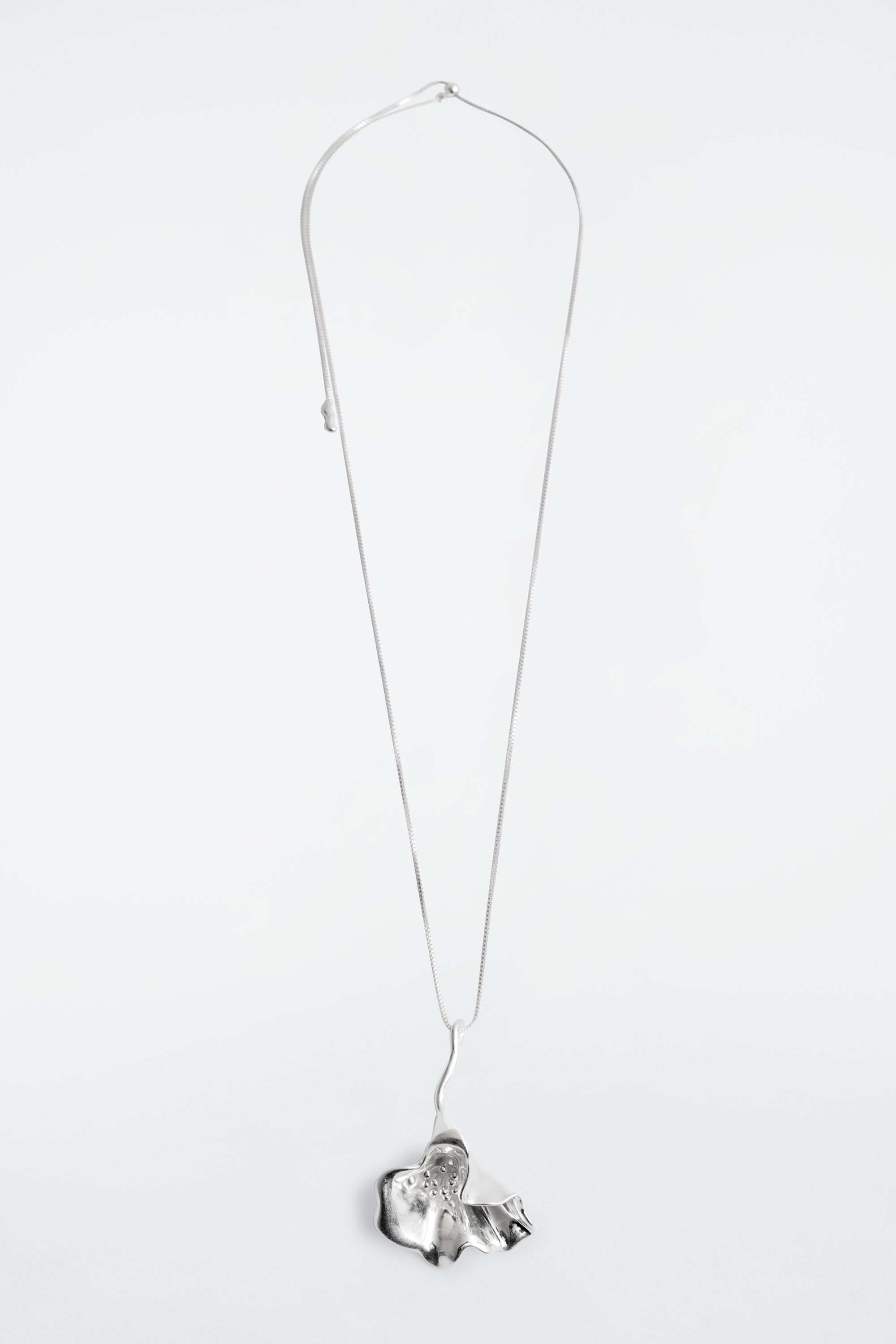 FLORAL PENDANT NECKLACE - SILVER | COS US