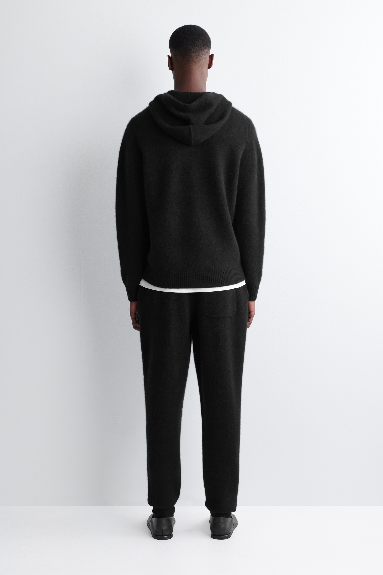 BOILED-CASHMERE JOGGERS - BLACK - 6