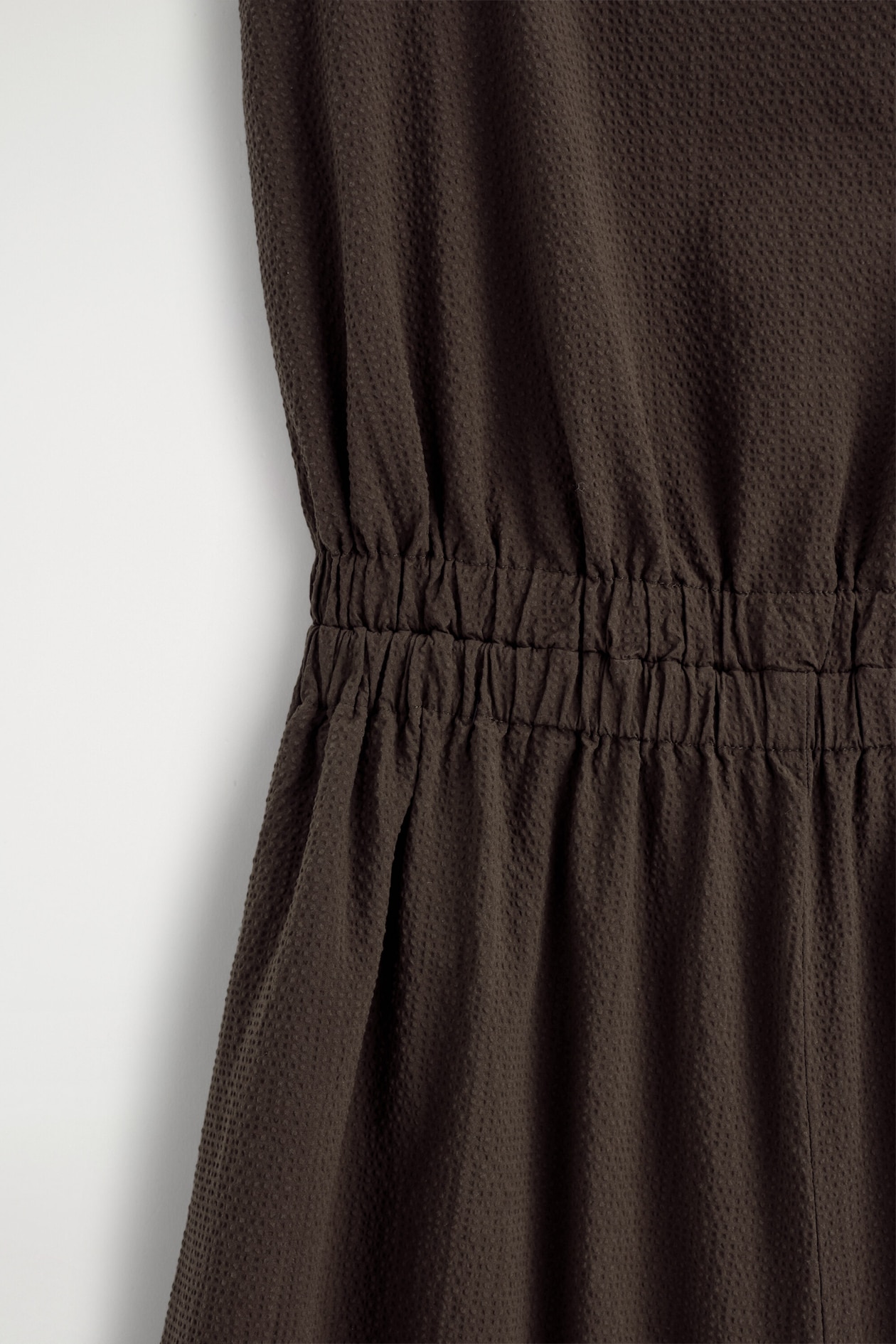 OPEN-BACK SEERSUCKER WIDE-LEG JUMPSUIT — BROWN
