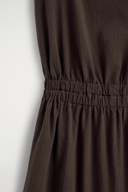 OPEN-BACK SEERSUCKER WIDE-LEG JUMPSUIT — BROWN 5