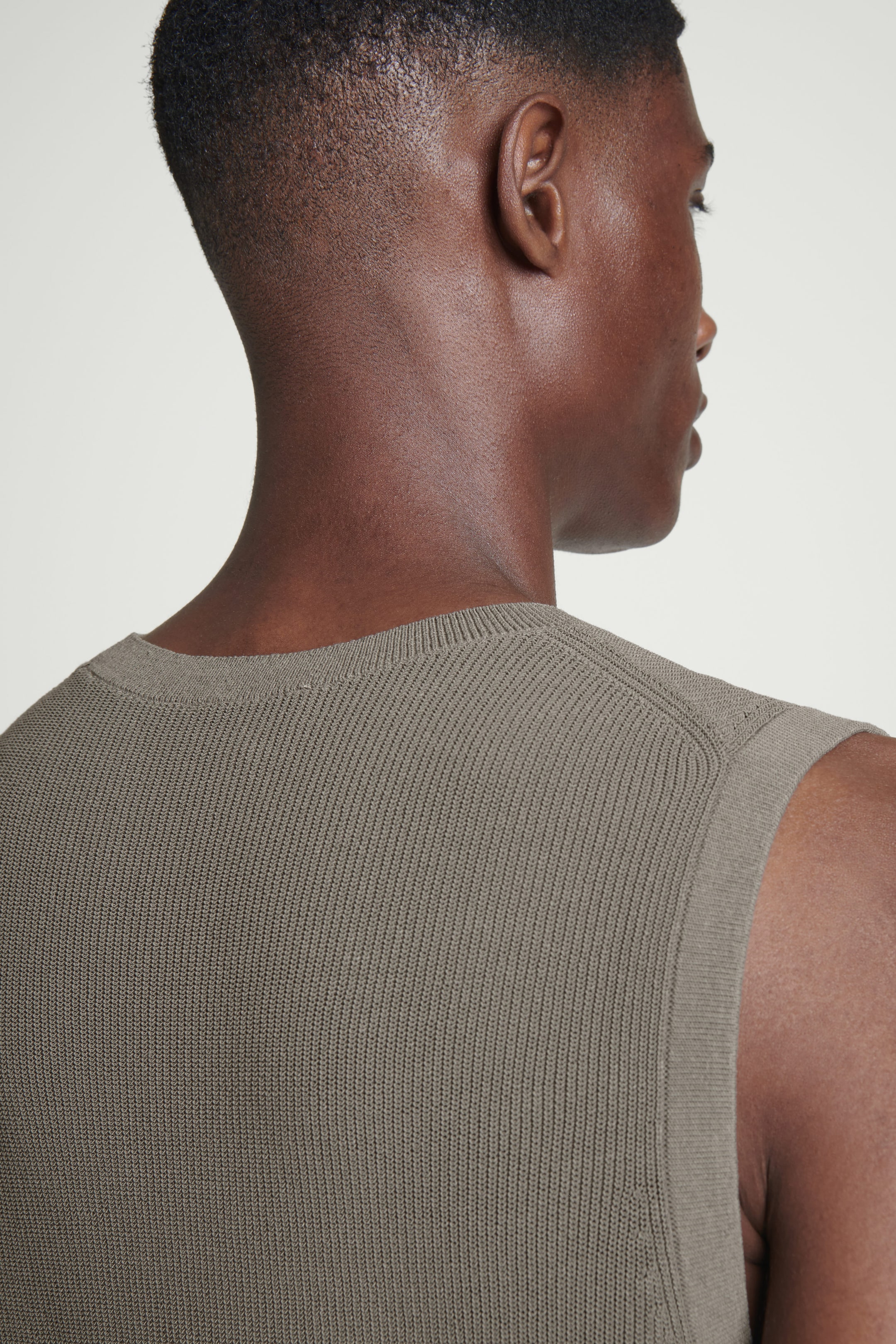 FLUID KNITTED TANK