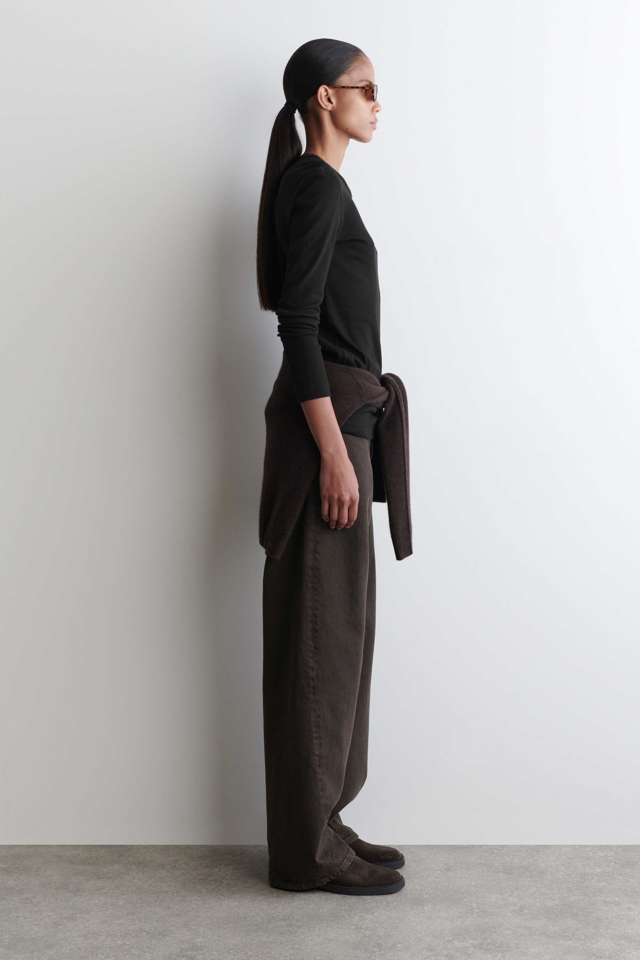 Grösseres Bild ansehen: MARKANTE SCHUHE AUS VELOURSLEDER - DUNKELBRAUN - DAMEN | H&M CH 2
