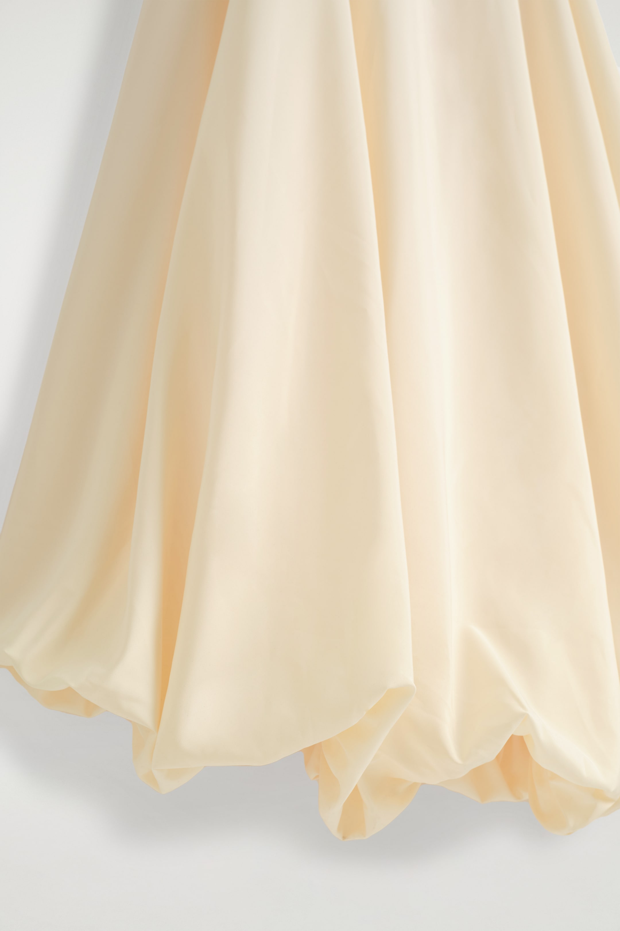 Преглед на по-голямо изображение: BUBBLE-HEM MIDI DRESS - СЛОНОВА КОСТ - ЖЕНИ | H&M BG 7