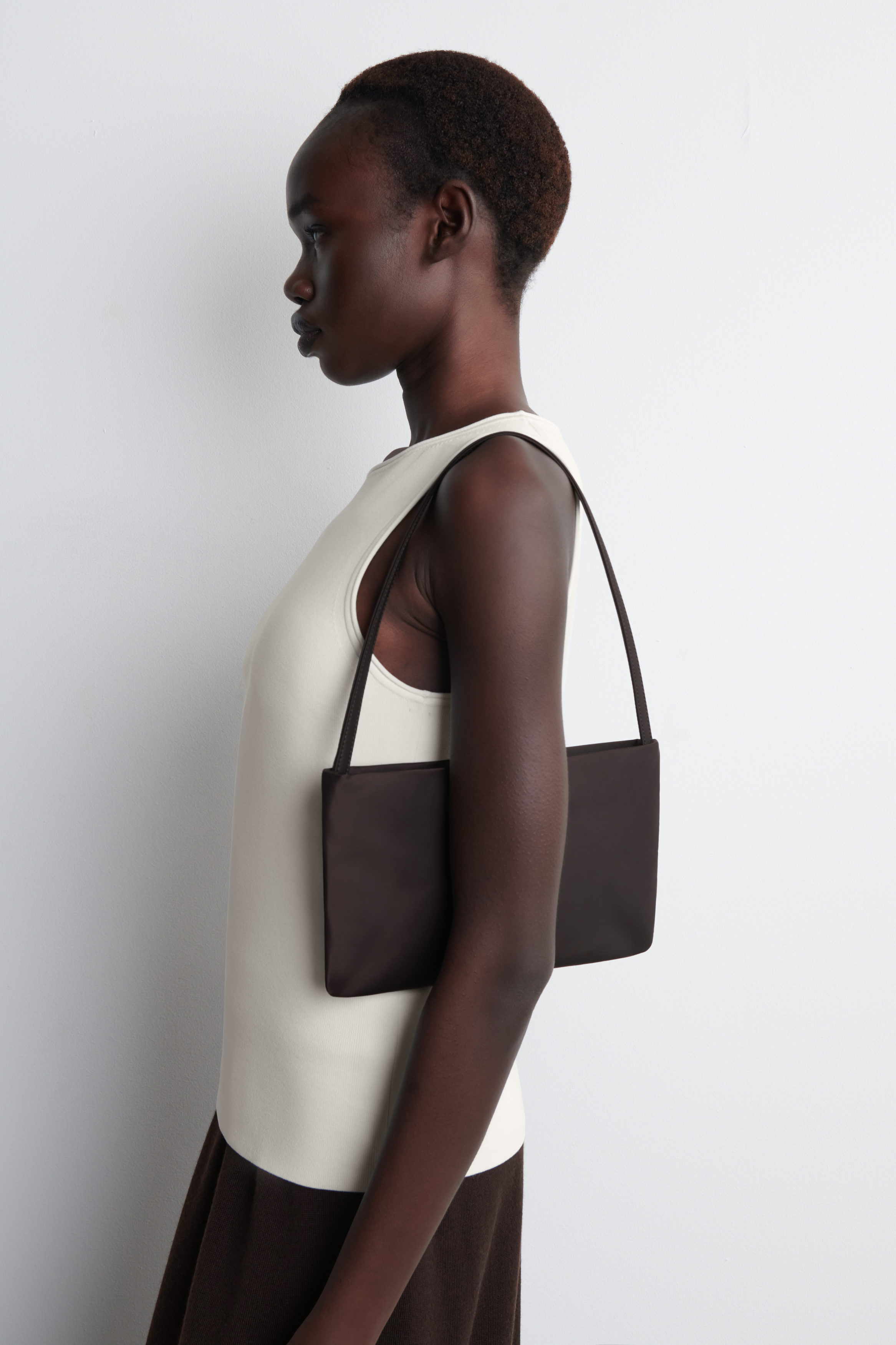 半額 50％OFFの通販 ARCHIVE SHOULDER COS | BROWN DARK - NYLON - BAG バッグ