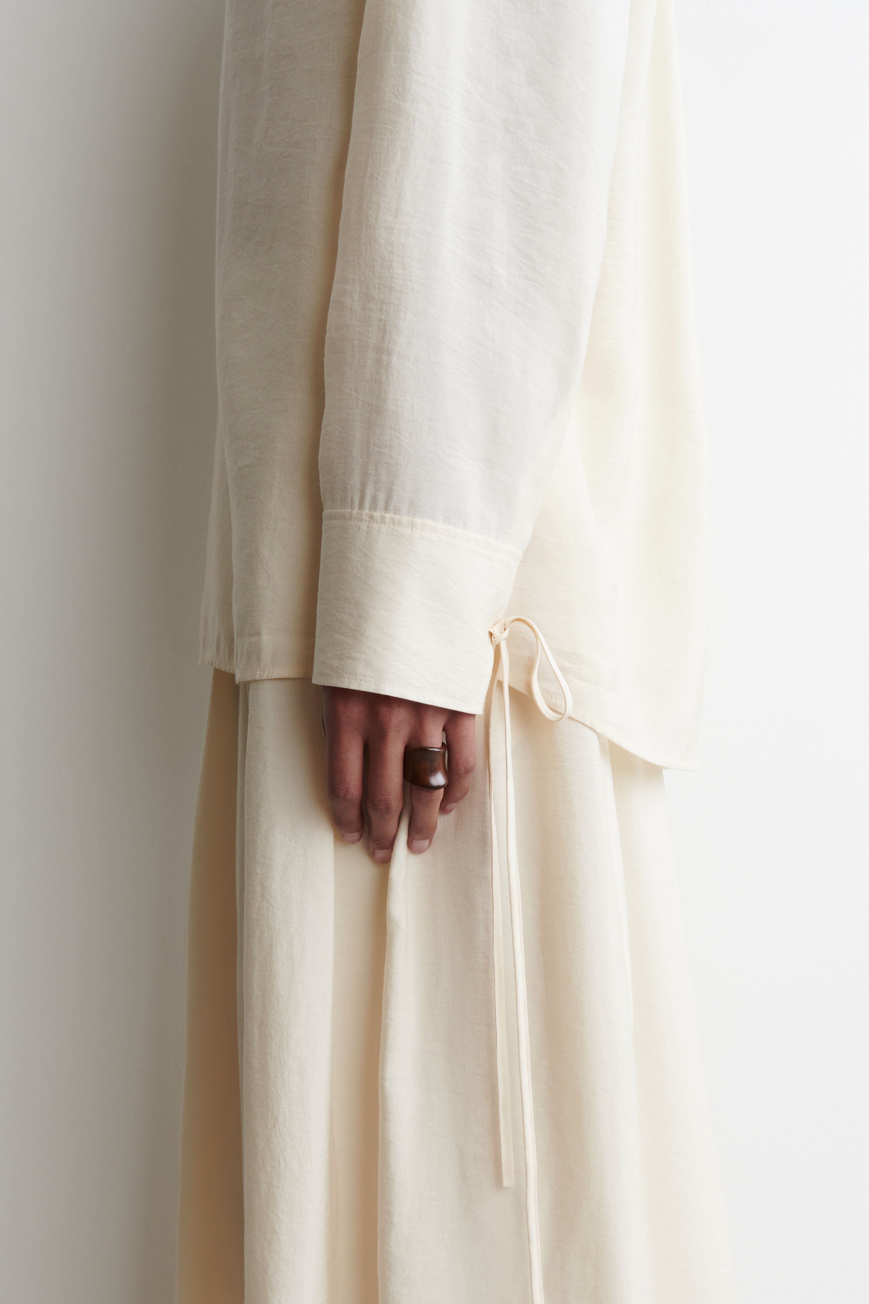 ANELLO CURVO IN LEGNO - NOCE