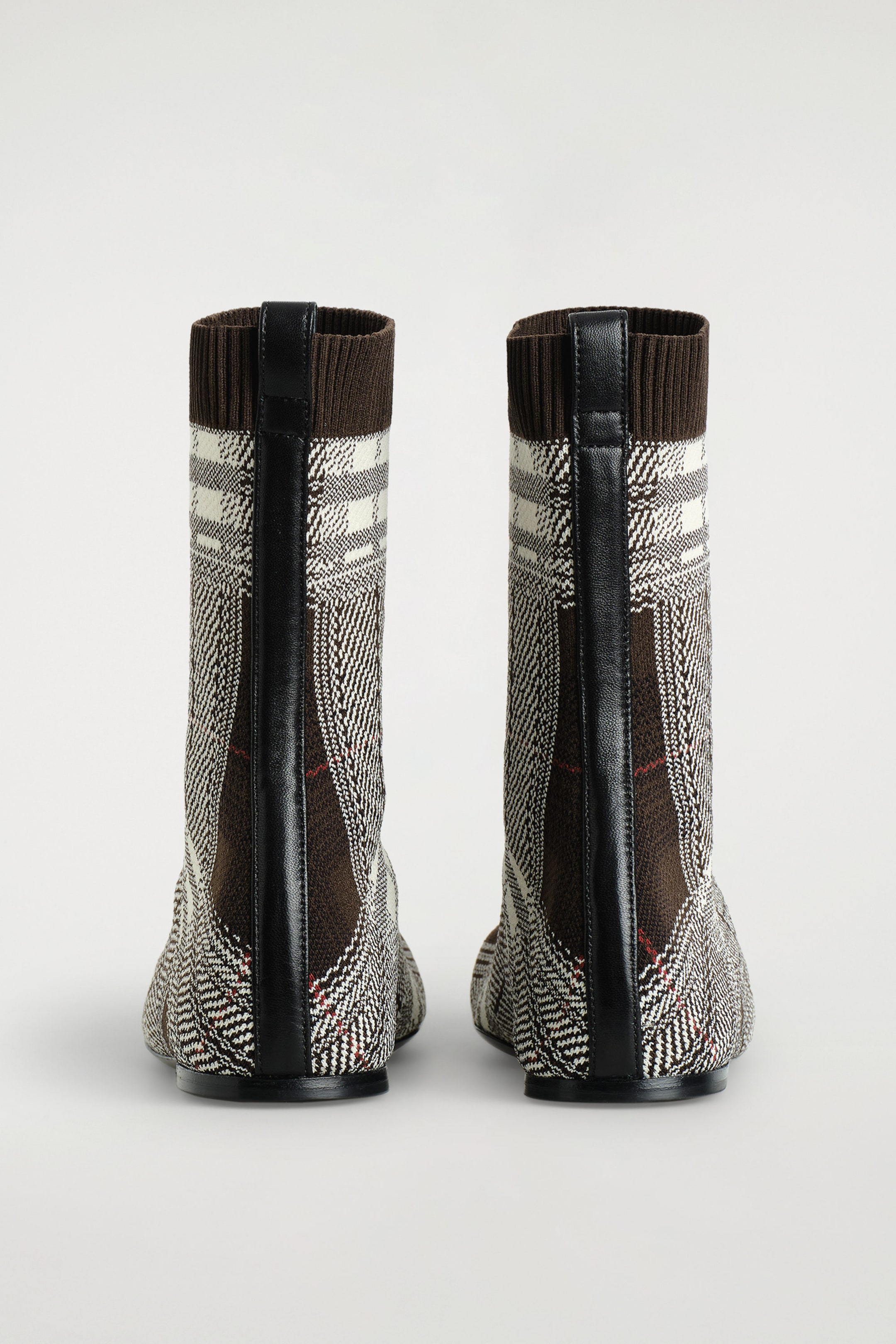 StillMedia/DescriptiveDetail