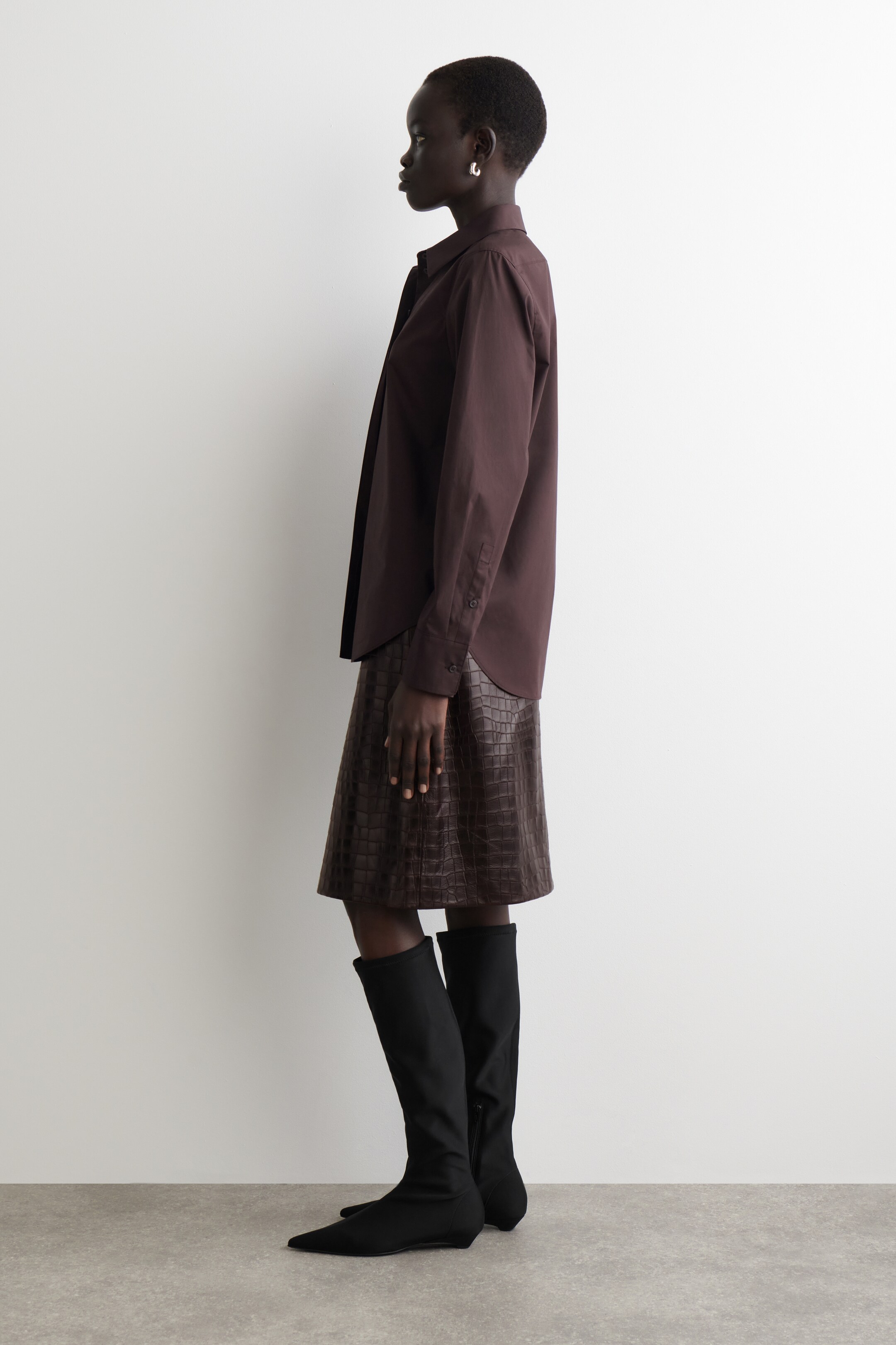 Grotere afbeelding bekijken: OP MAAT GEMAAKT KATOENEN OVERHEMD - DONKERBRUIN - DAMES | H&M BE 3