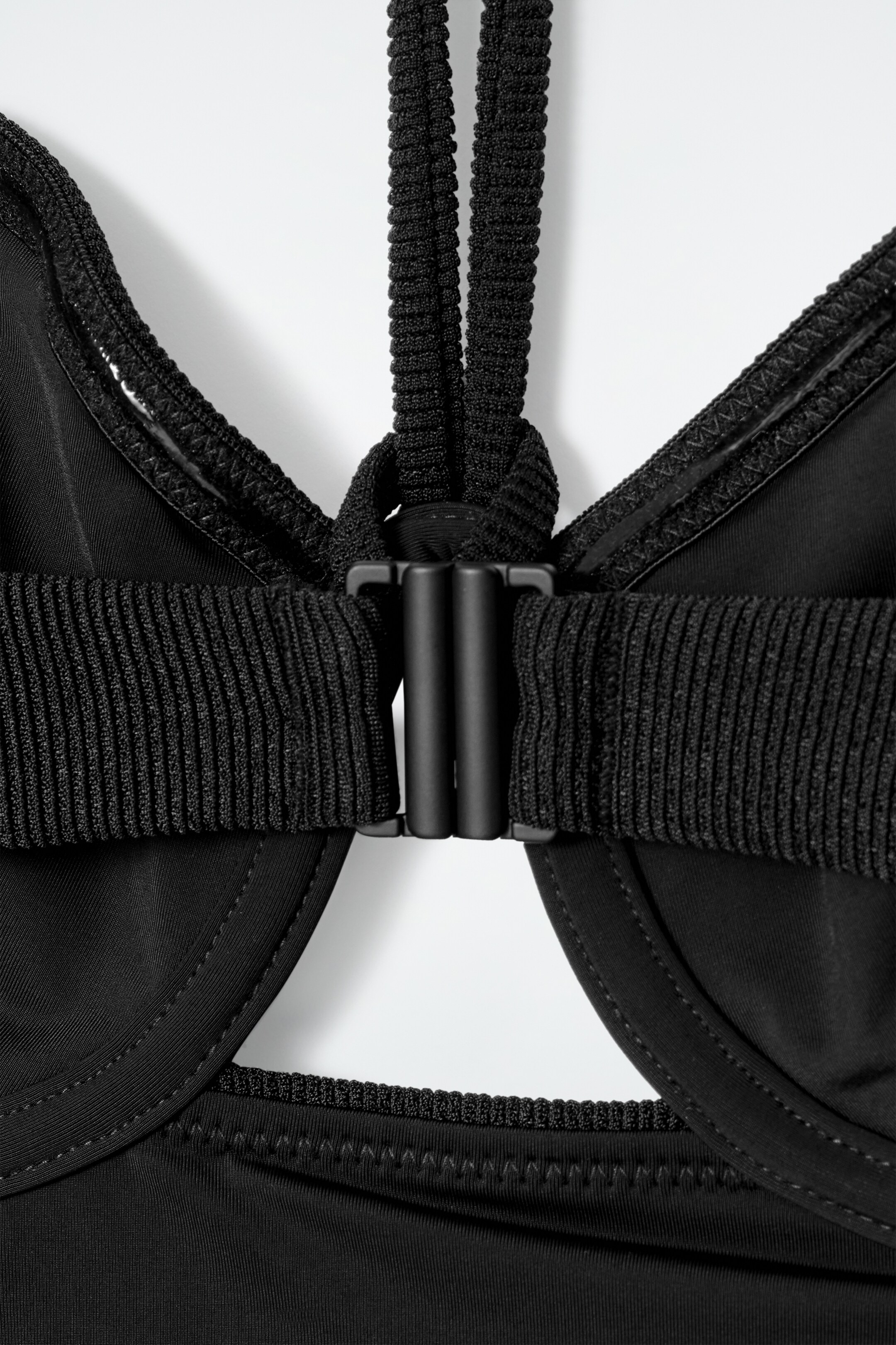 Ingrandisci l'immagine: RIBBED UNDERWIRED HALTERNECK SWIMSUIT - BLACK - DONNA | H&M CH 5
