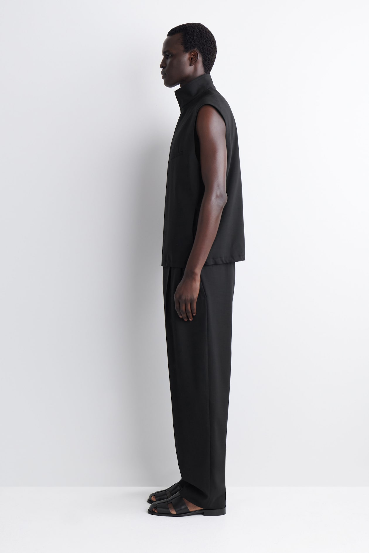 TAILORED FUNNEL-NECK WOOL GILET — CARBON