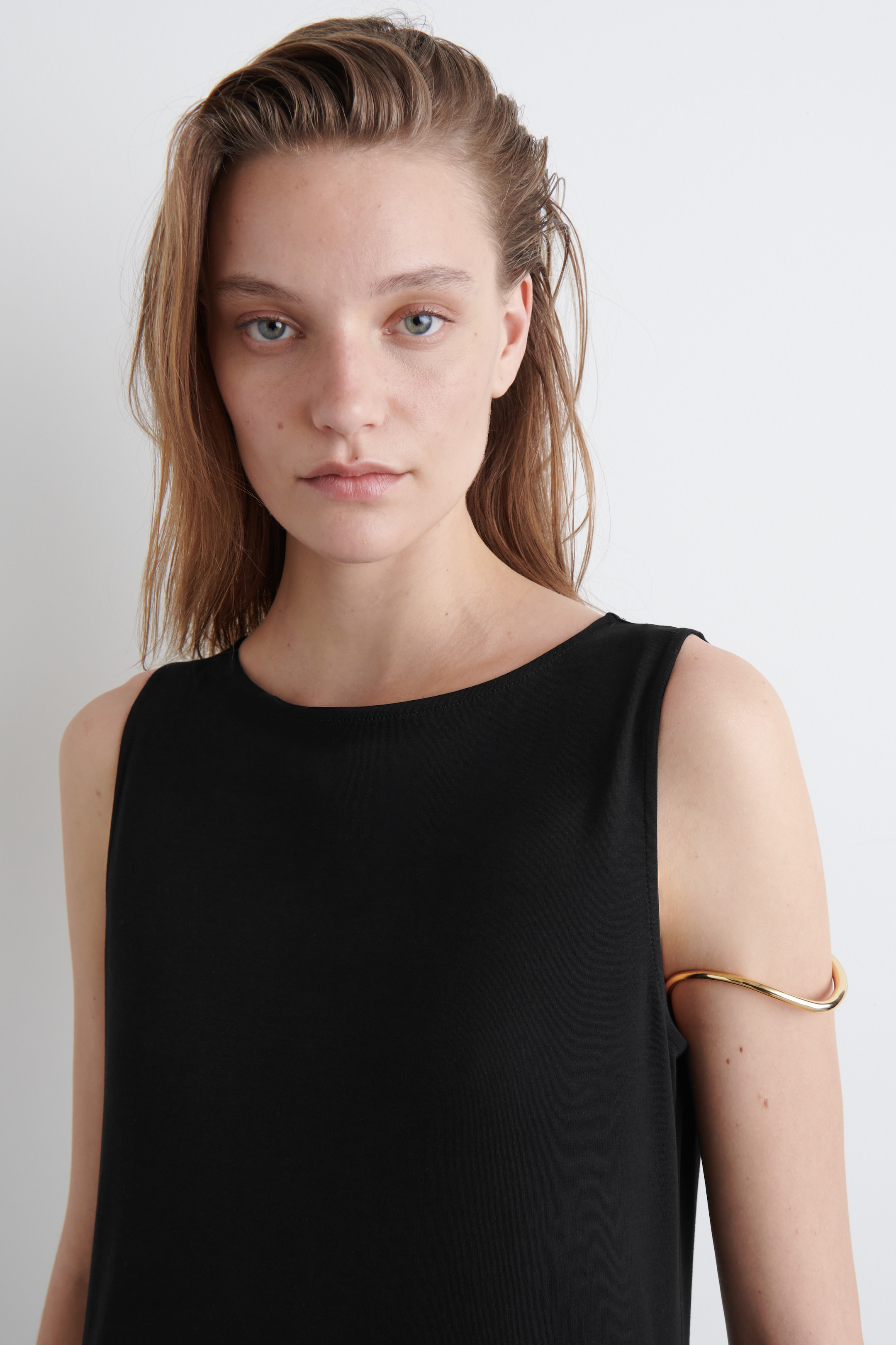 Ver imagen más grande: VESTIDO EVASÉ DE ALGODÓN CON CUELLO BARCO - NEGRO - MUJER | H&M ES 4