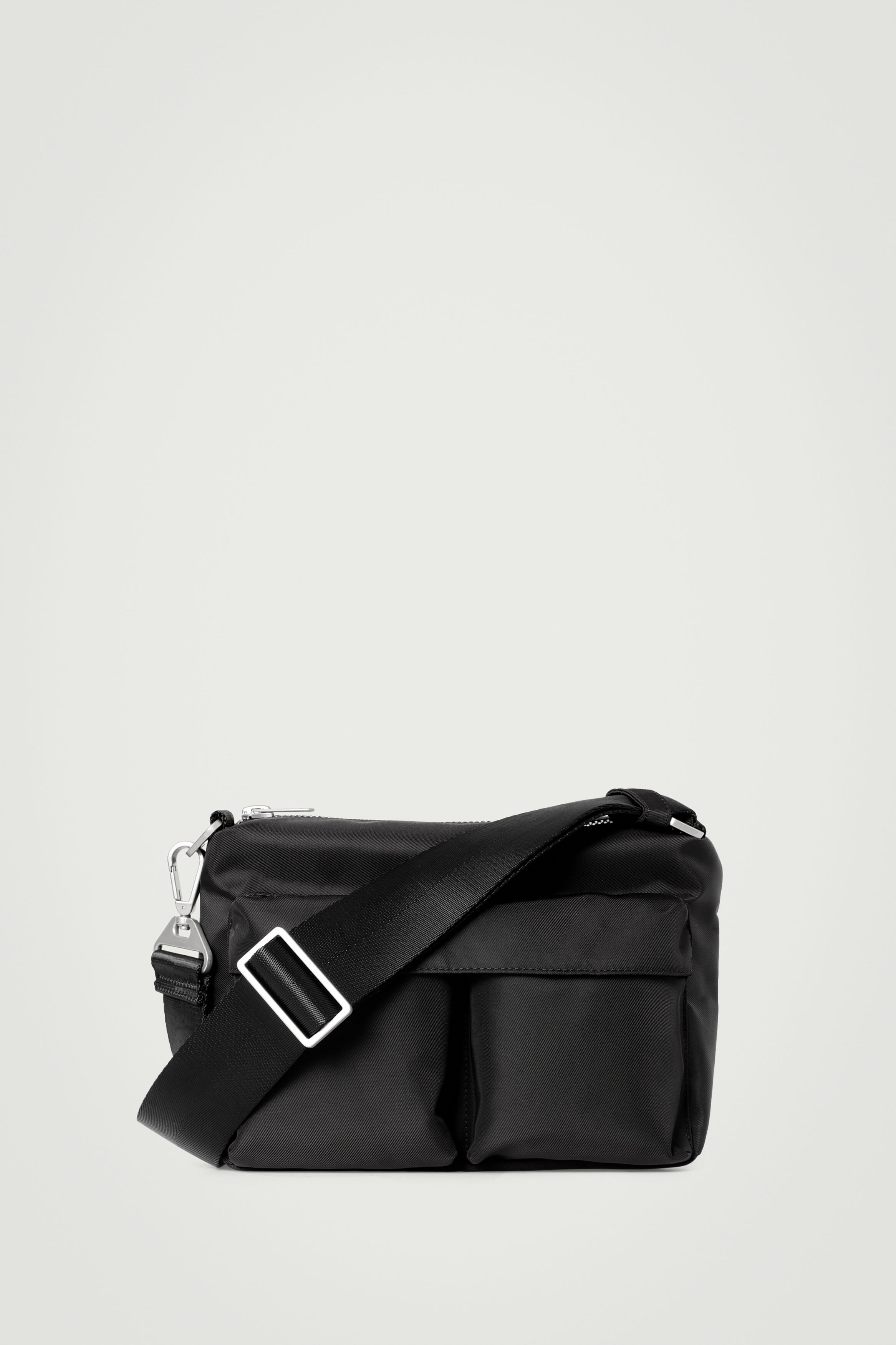 MINI MESSENGER BAG ミニメッセンジャーバッグ｜COS コス 公式