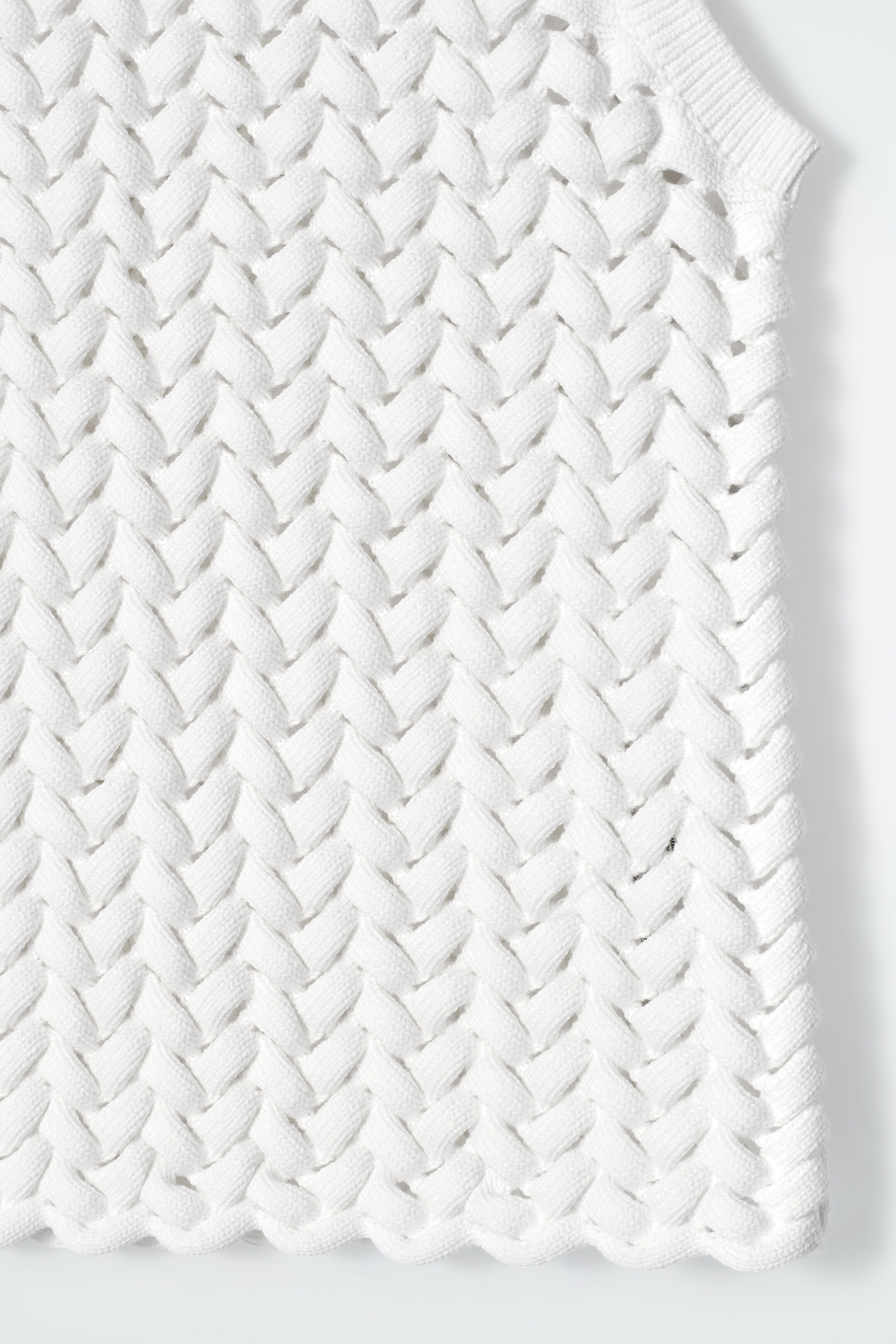Grösseres Bild ansehen: STRICKPULLUNDER MIT LOCHSTRICKMUSTER - WEISS - DAMEN | H&M CH 7