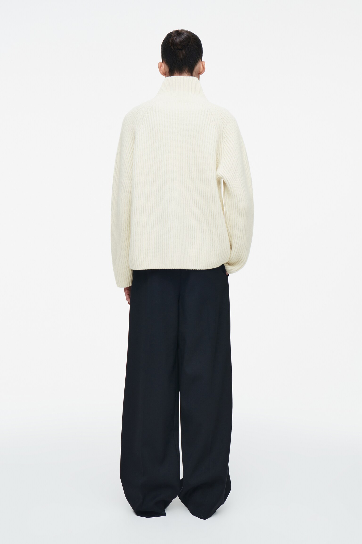 PULOVER DIN LÂNĂ MERINO CU GULER PETRECUT - ECRU/BLEUMARIN / CREM/ALBASTRU COBALT - 4