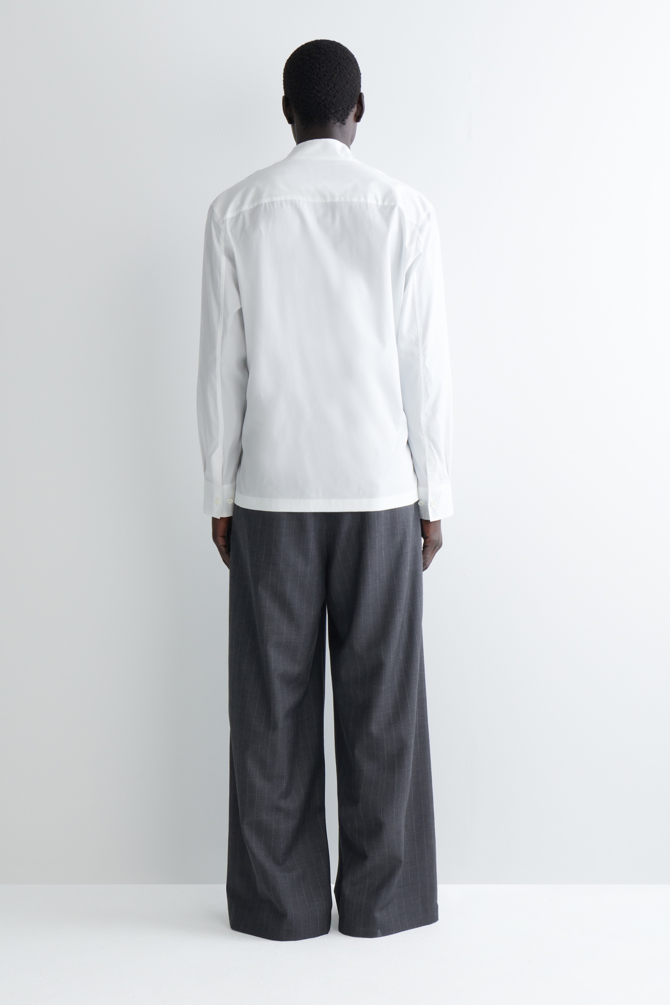 Grotere afbeelding bekijken: RELAXED COTTON-SILK WIKKELBLOUSE - WIT - HEREN | H&M BE 4