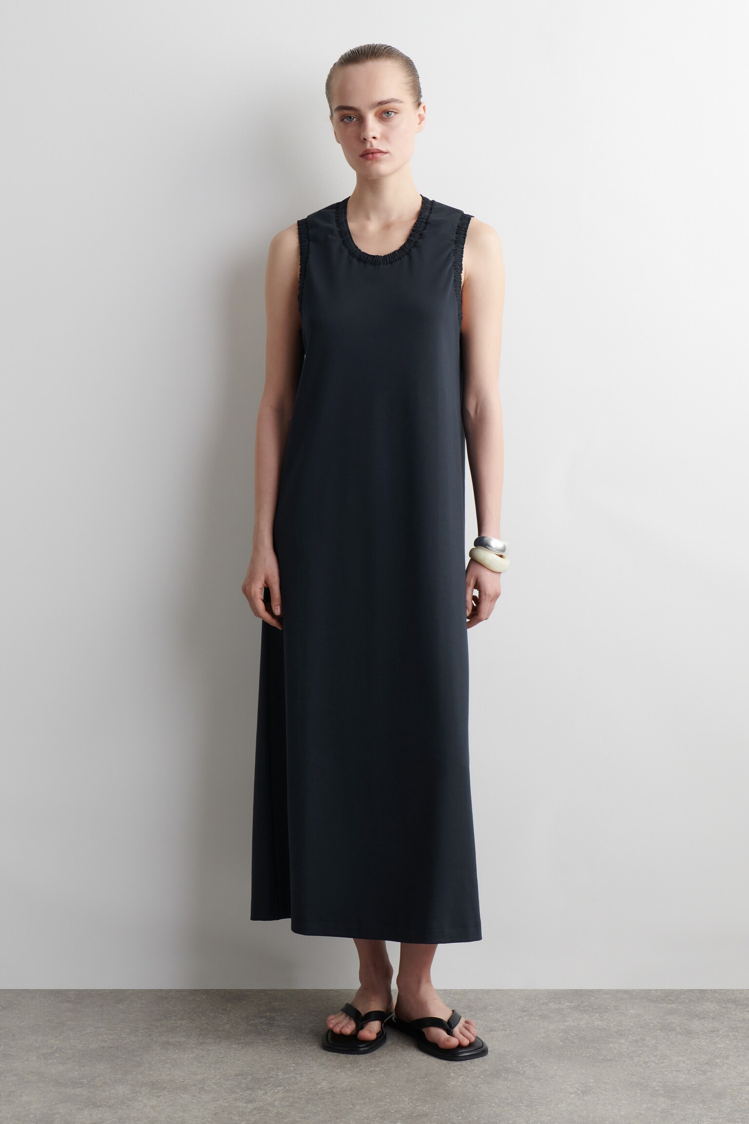RUFFLED COTTON MIDI DRESS - NAVY/WHITE