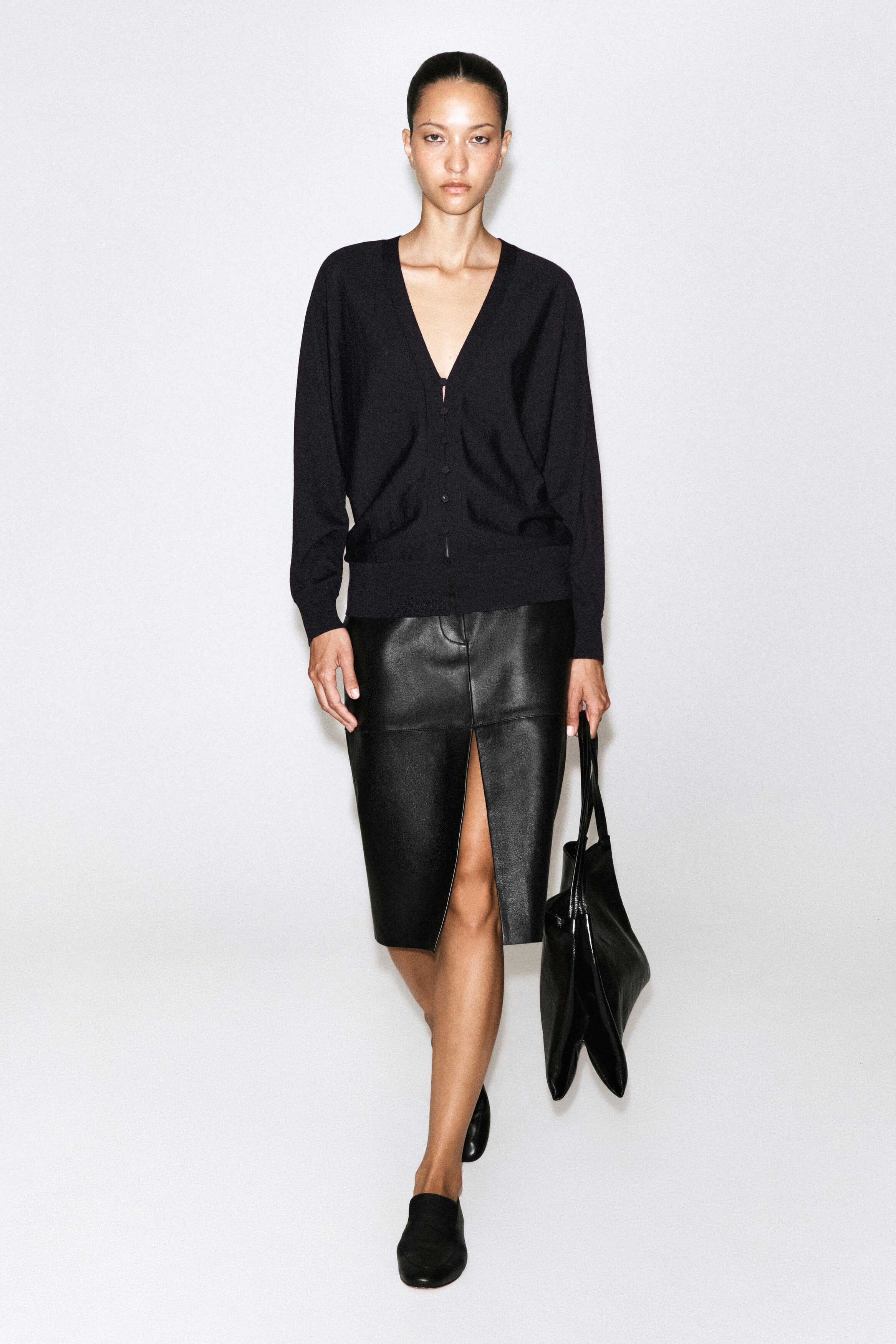 MERINO WOOL V-NECK CARDIGAN - thumbnail 3
