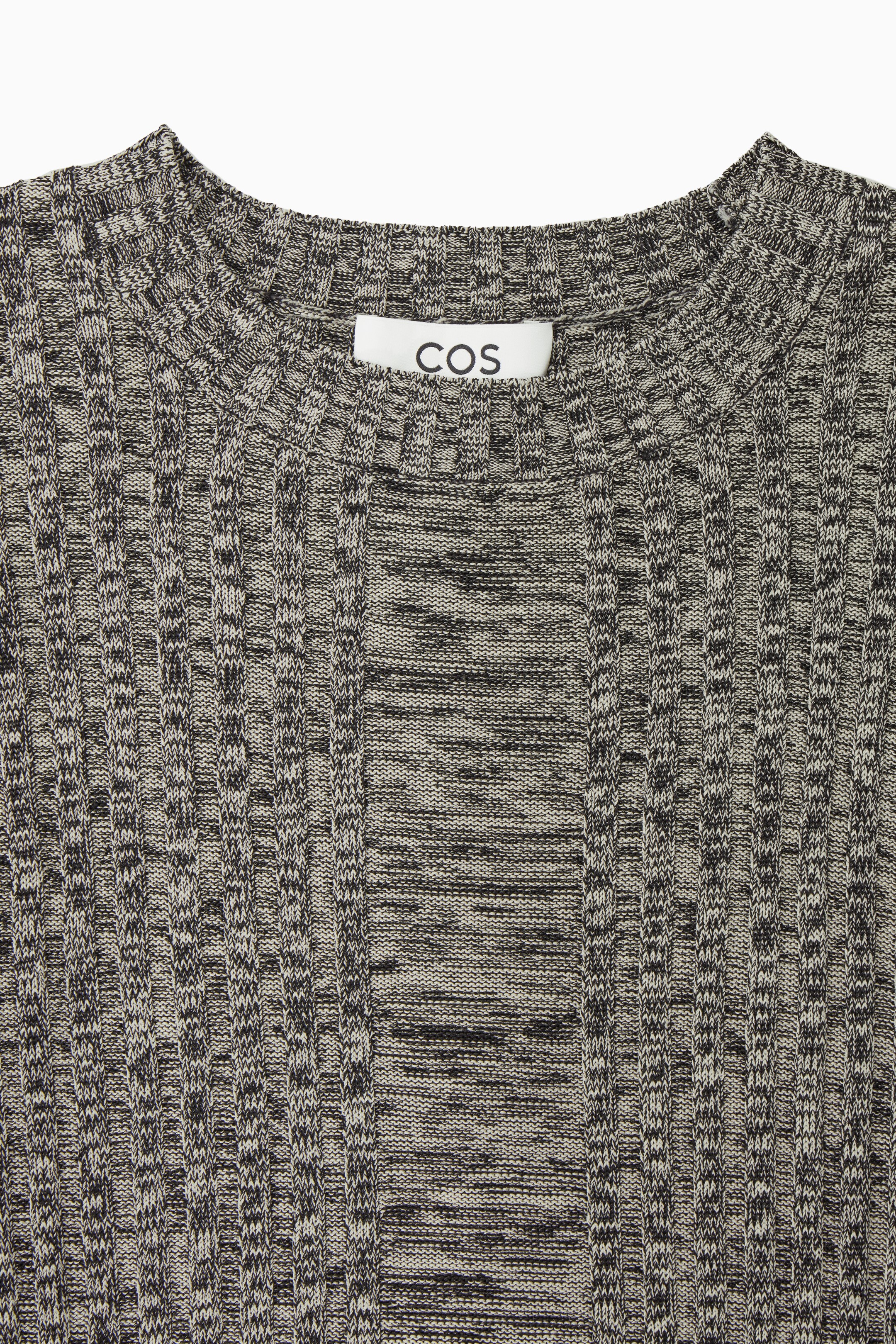 Grösseres Bild ansehen: OBERTEIL MIT AUSGESTELLTEN ÄRMELN - SCHWARZ - DAMEN | H&M CH 2