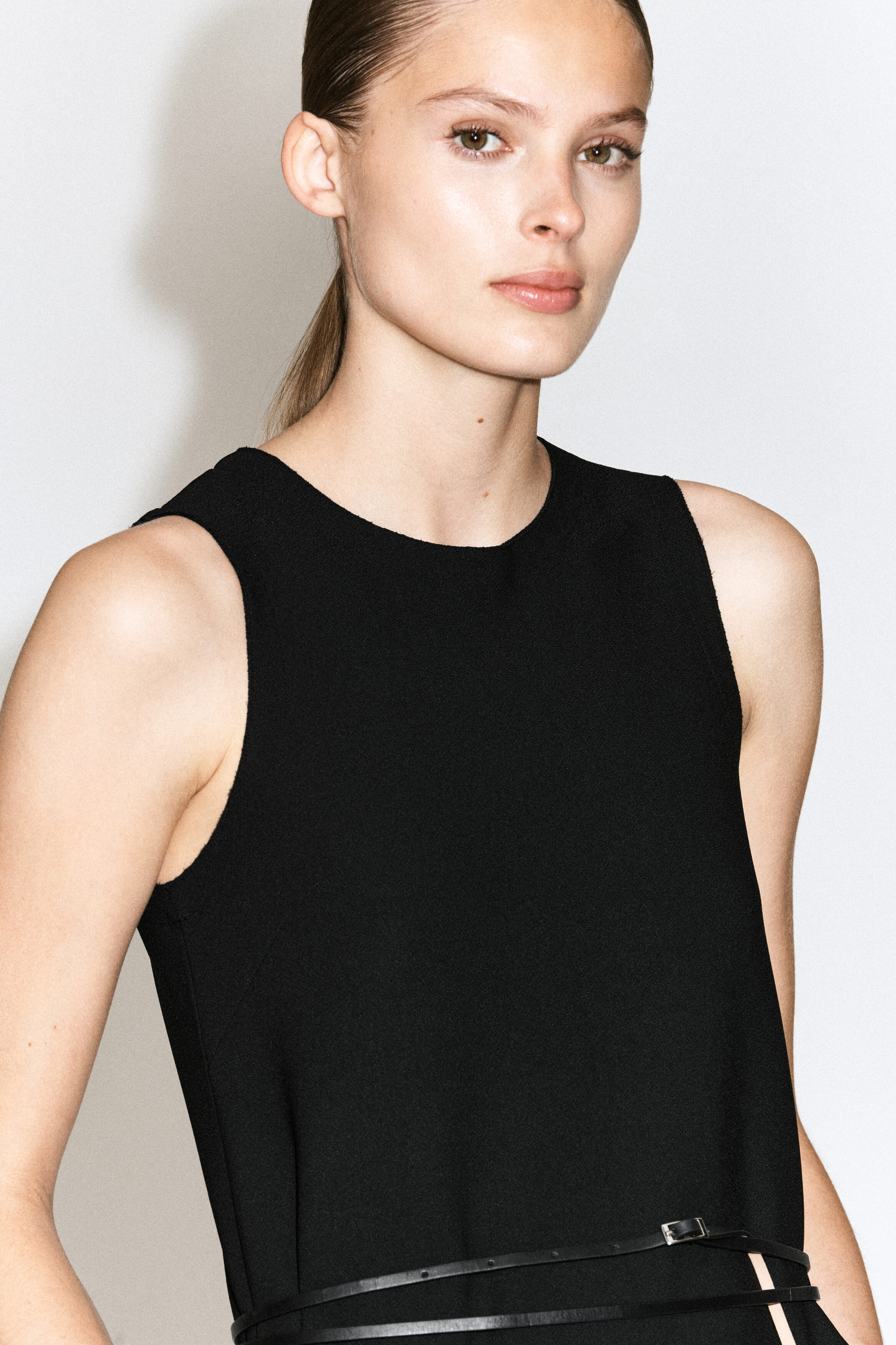 SLEEVELESS CREPE MIDI DRESS - thumbnail 5