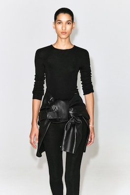 SEAMLESS MERINO WOOL LONG-SLEEVED TOP — BLACK 1
