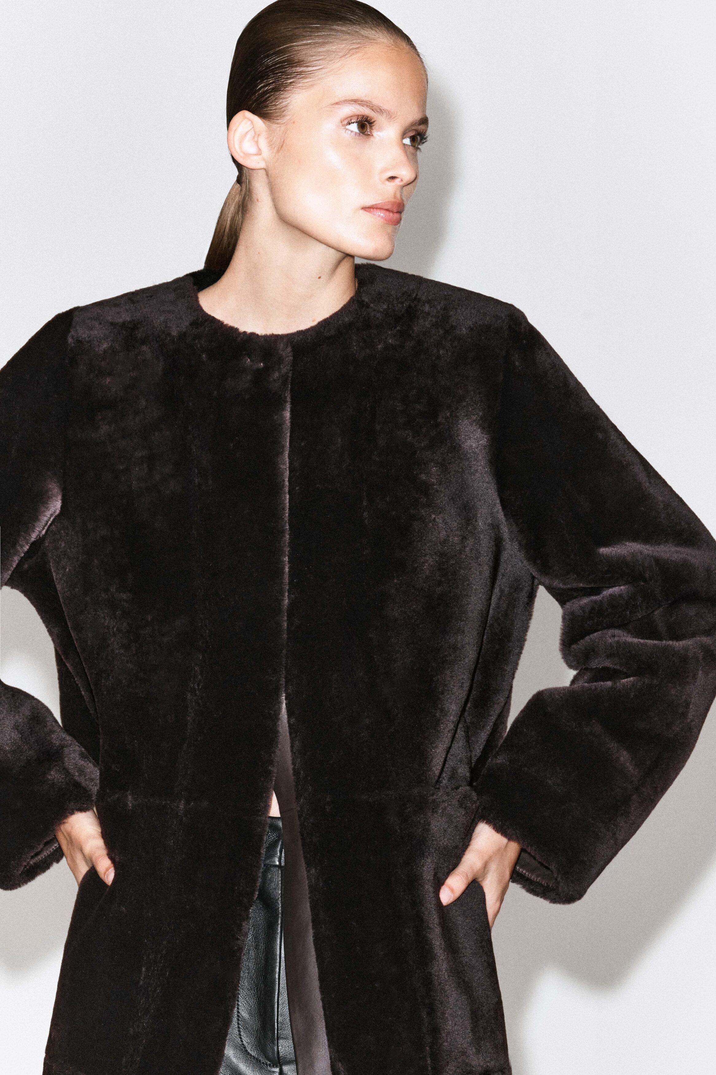 COLLARLESS SHEARLING JACKET - MAHOGANY | COS US