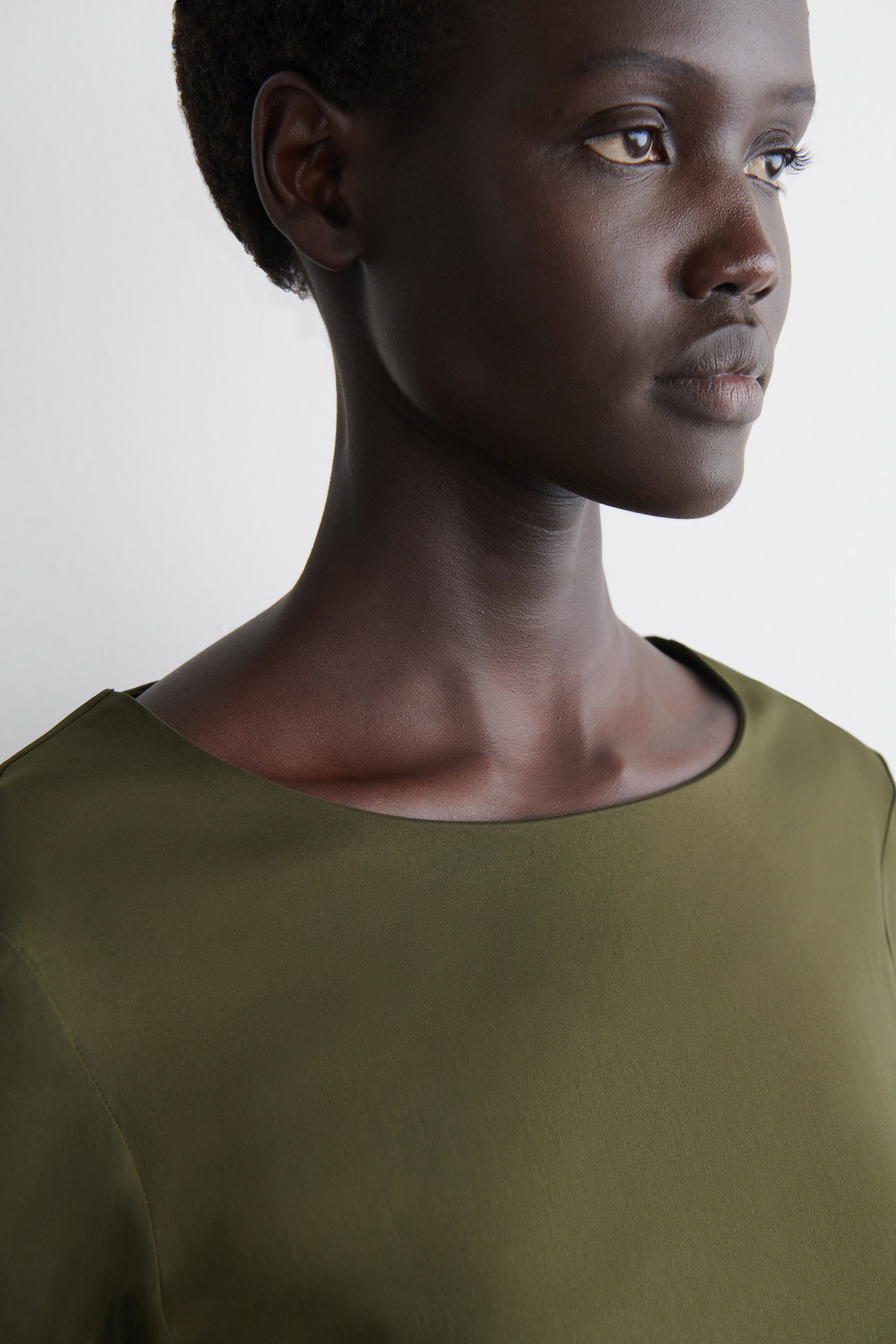 Grotere afbeelding bekijken: Katoenen top met lange mouwen - KHAKI - DAMES | H&M NL 4