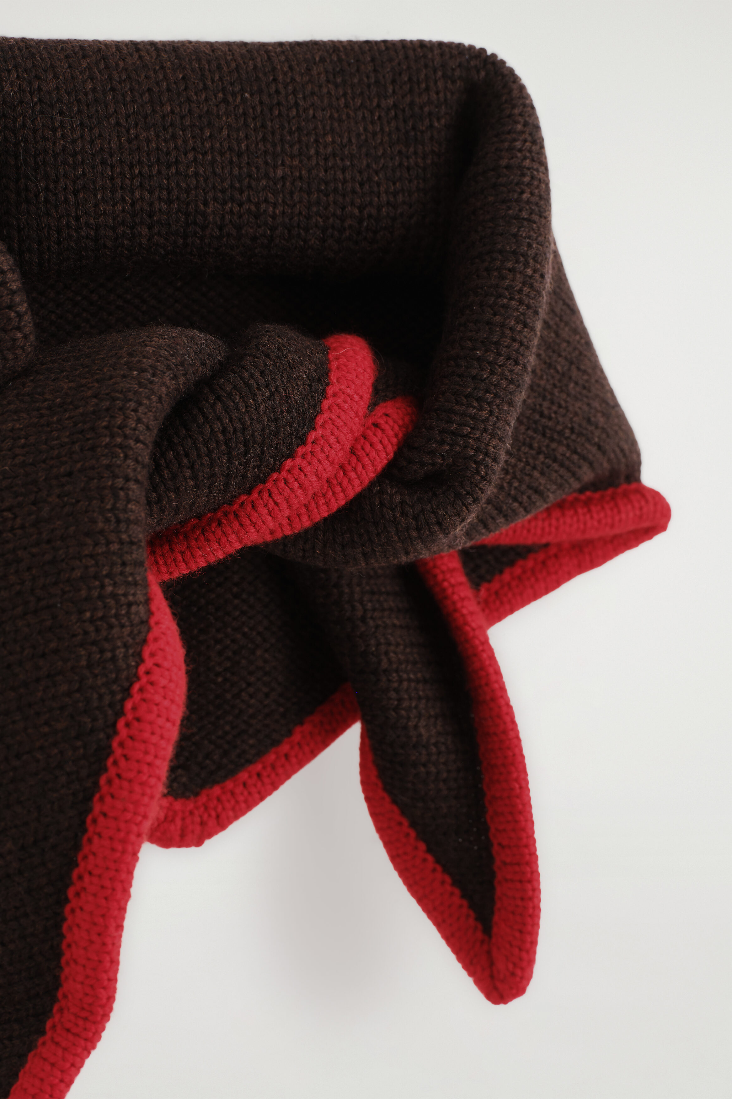 CONTRAST-TIPPED MERINO WOOL TRIANGLE SCARF - thumbnail 5
