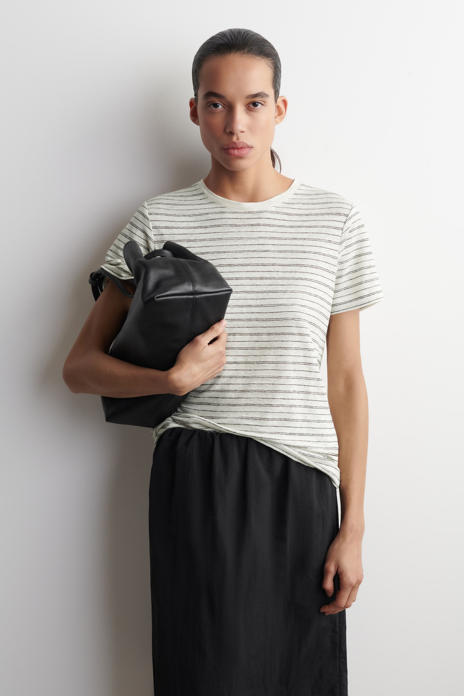 חולצת טריקו מפשתן עם צווארון עגול - WHITE / BROWN / STRIPED/בורדו/קרם/שחור - 1